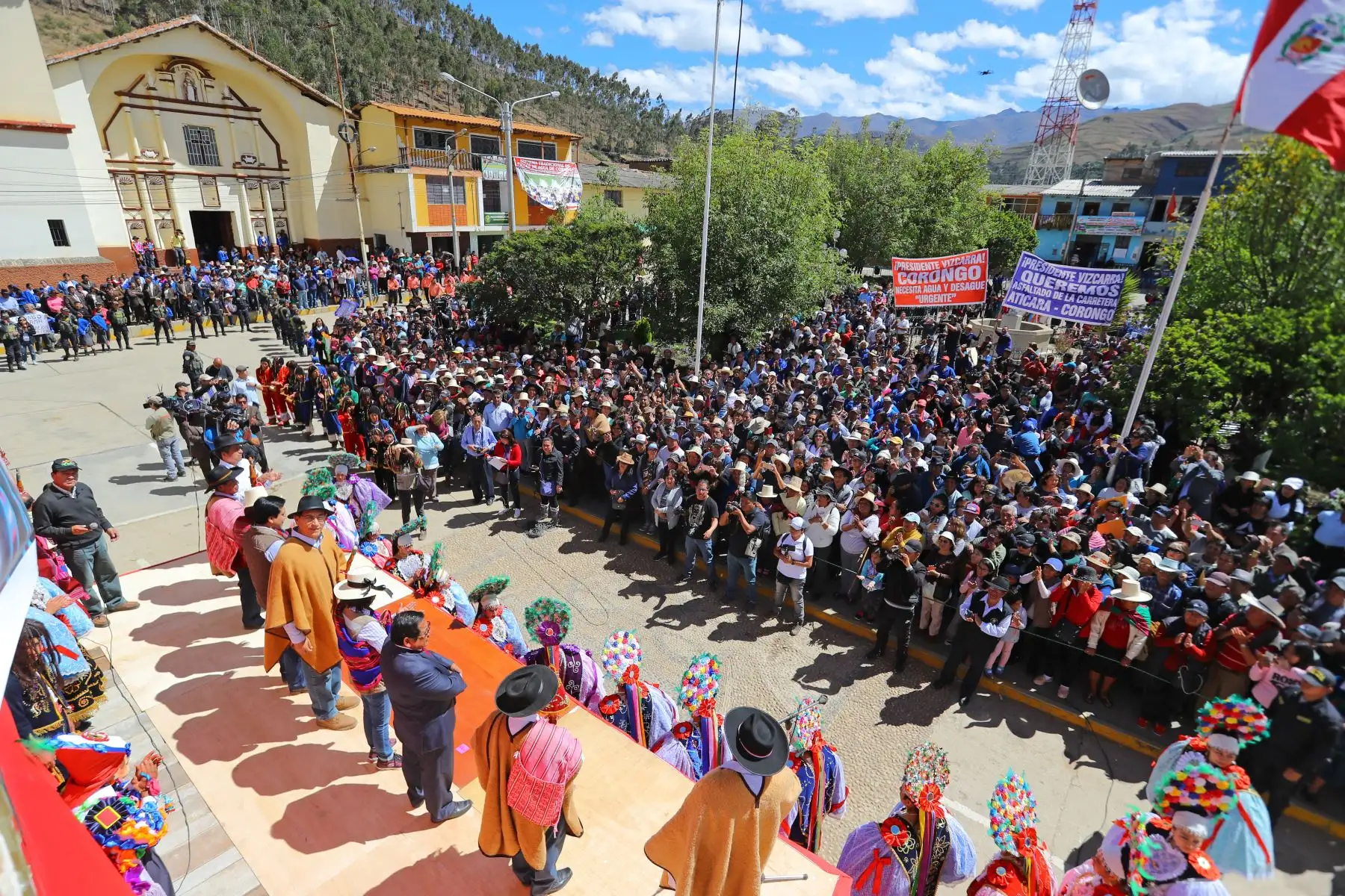 Jefe de Estado entrega diploma que reconoce al Sistema Tradicional de los Jueces del Agua de Corongo (Áncash), como patrimonio cultural inmaterial de la humanidad por la Unesco. Foto: ANDINA/Prensa Presidencia