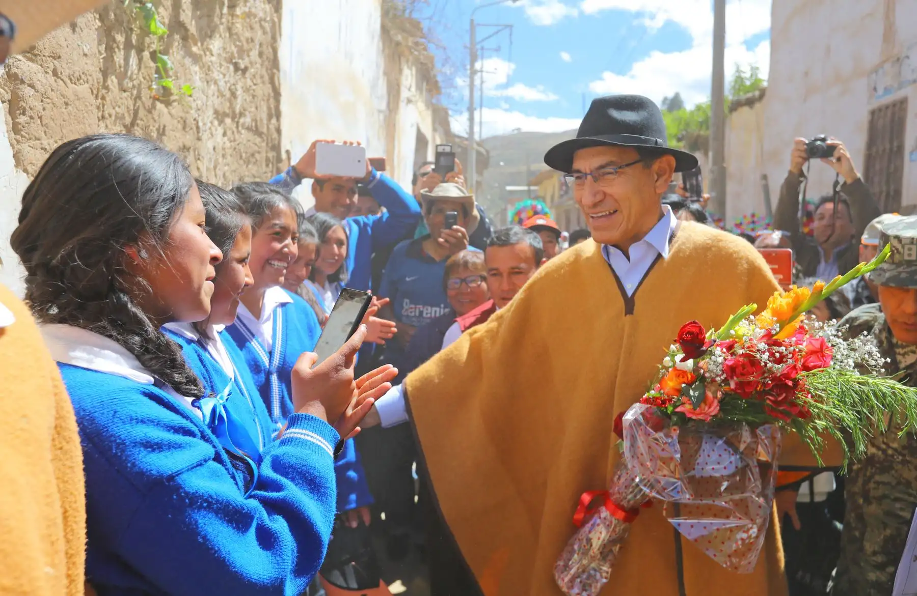 Jefe de Estado entrega diploma que reconoce al Sistema Tradicional de los Jueces del Agua de Corongo (Áncash), como patrimonio cultural inmaterial de la humanidad por la Unesco. Foto: ANDINA/Prensa Presidencia