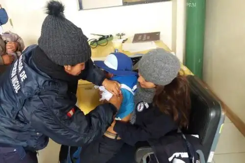 Brigadas del Ministerio de Salud (Minsa) brindaron 6,457 atenciones médicas a la población afectada por las bajas temperaturas en las zonas vulnerables de las regiones Cusco y Puno.