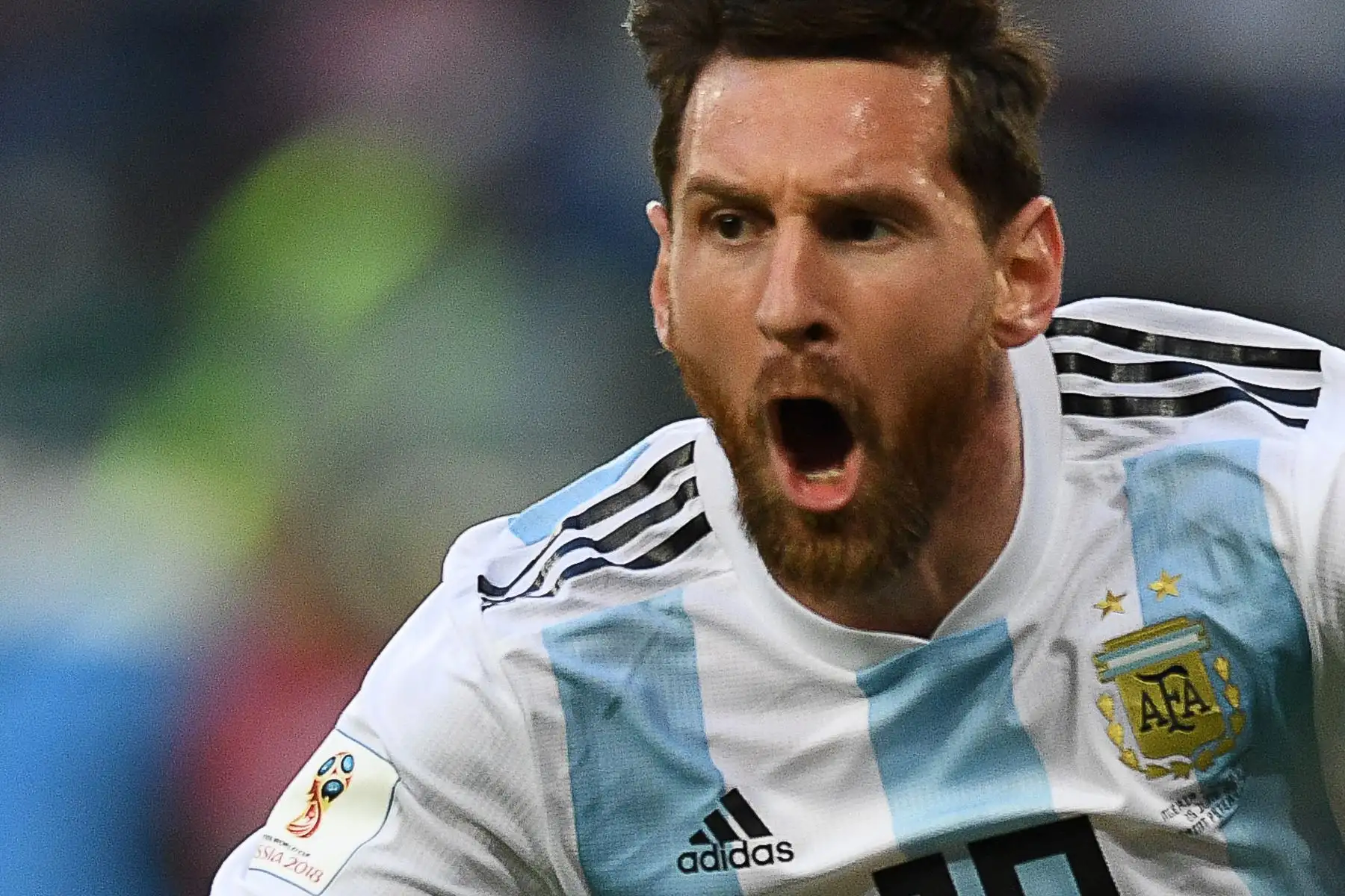 El delantero argentino Lionel Messi celebra su gol durante el partido de fútbol del grupo D de la Copa Mundial de Rusia 2018 entre Nigeria y Argentina en el estadio de San Petersburgo, el 26 de junio del 2018. Foto: AFP.