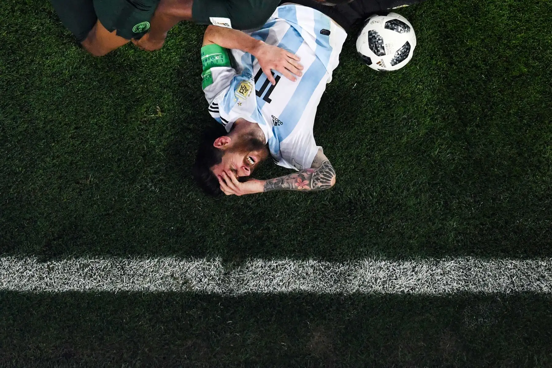 El delantero argentino Lionel Messi durante el partido de fútbol del grupo D de la Copa Mundial de Rusia 2018 entre Nigeria y Argentina en el estadio de San Petersburgo, el 26 de junio del 2018. Foto: AFP.