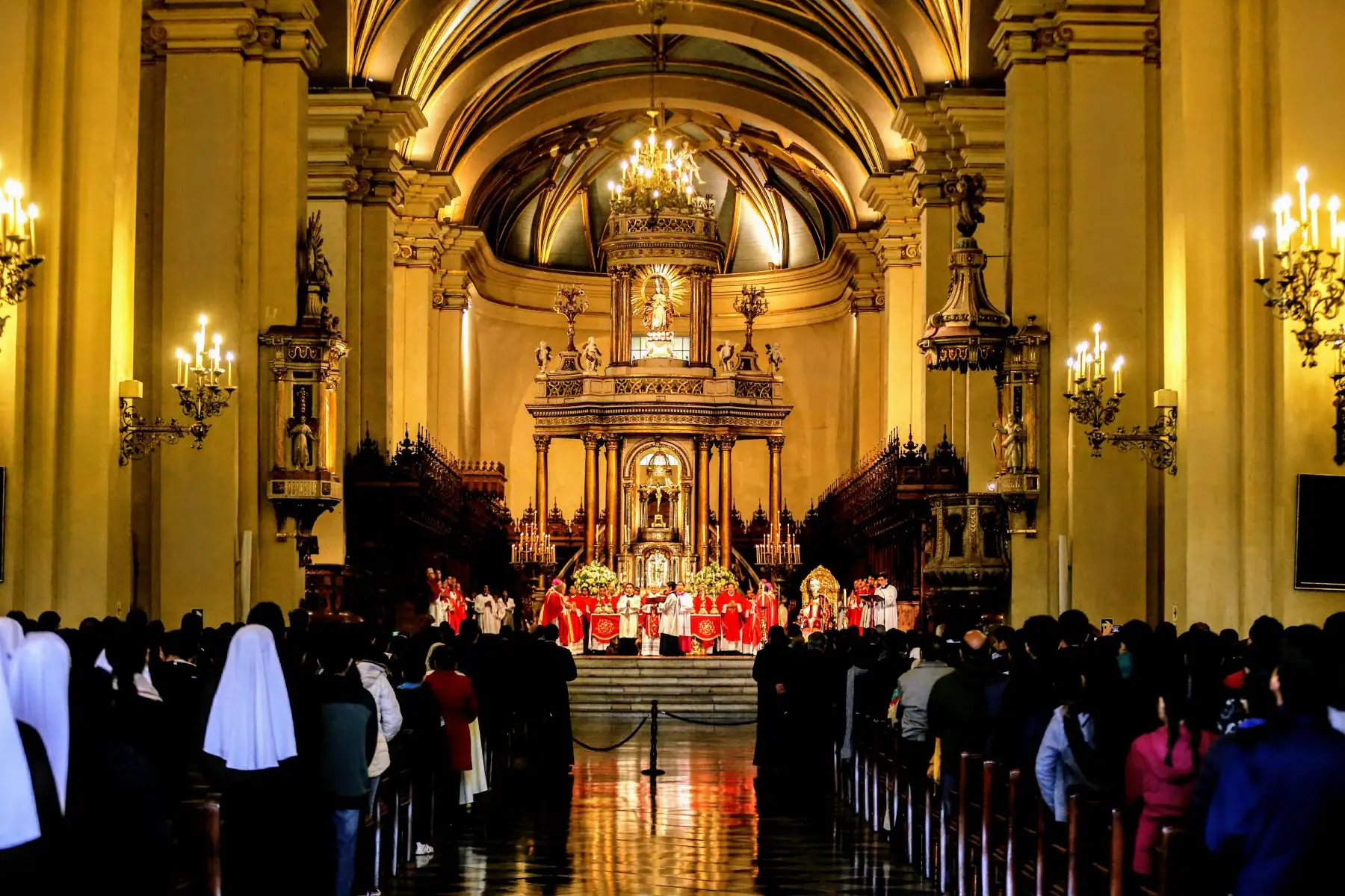 Misa en La Catedral de Lima por el día de San Pedro y San Pablo. Foto: ANDINA/Luis Iparraguirre