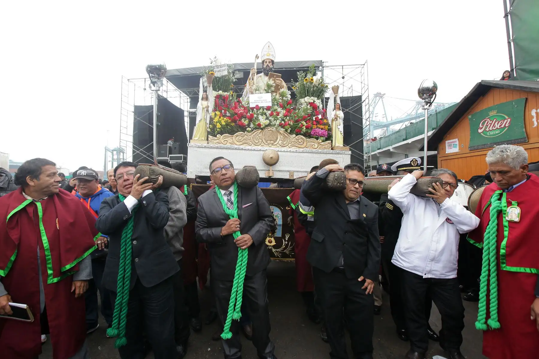 Procesión de la imagen de San Pedro, celebrado por cientos de pescadores en el mar del Callao.Foto.ANDINA/Héctor Vinces.