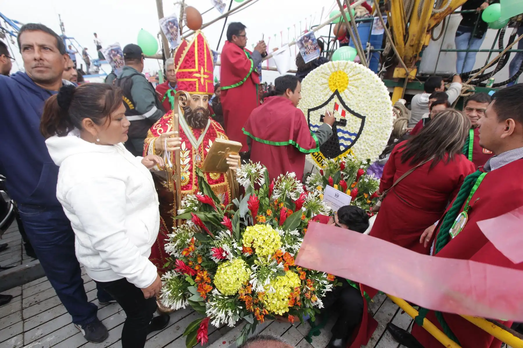 Procesión de la imagen de San Pedro, celebrado por cientos de pescadores en el mar del Callao.Foto.ANDINA/Héctor Vinces.