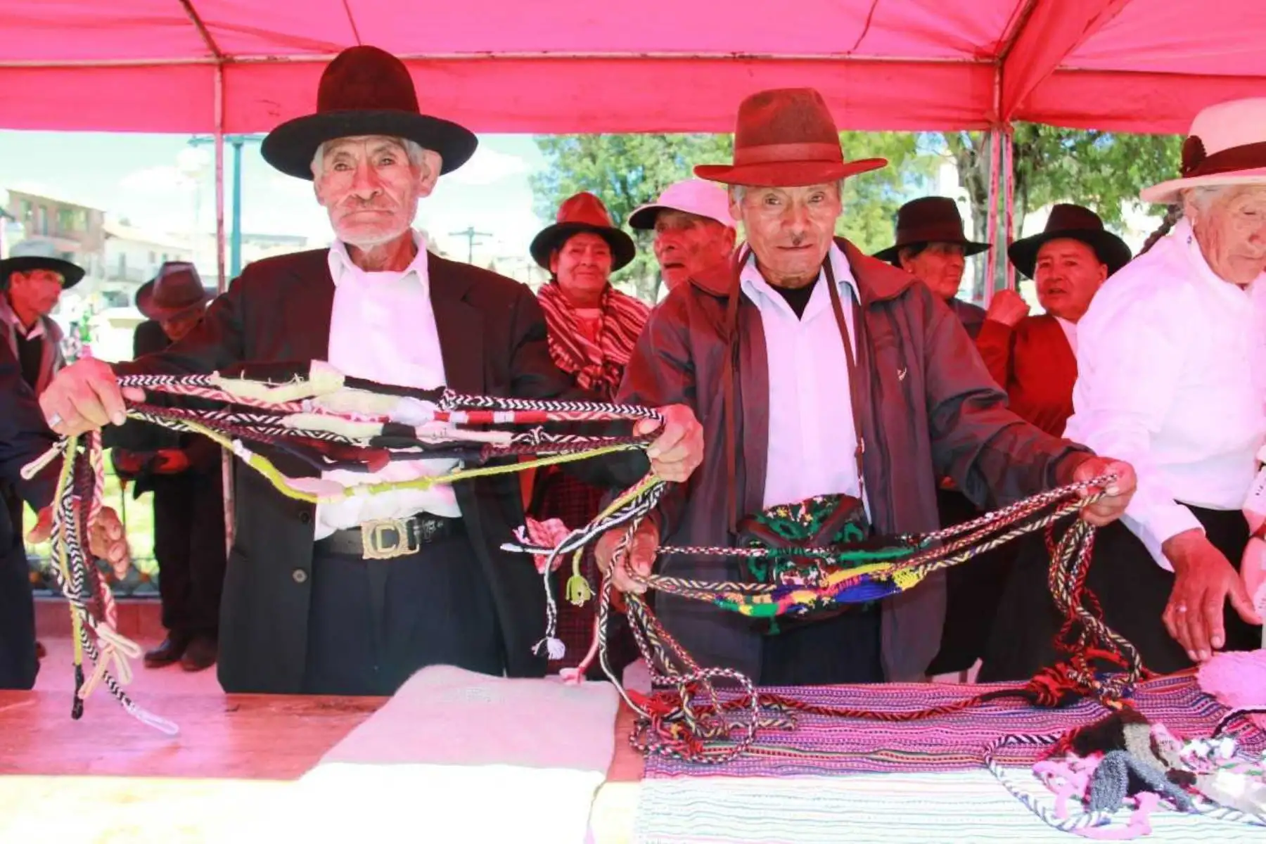 Una jornada de remembranzas con sus danzas coloridas, música y comidas típicas, vivieron los adultos mayores de la provincia de Recuay, en la región Ancash, conjuntamente con los usuarios del Programa Nacional de Asistencia Solidaria Pensión 65, durante el Primer Encuentro de Saberes Productivos de Recuay 2018.