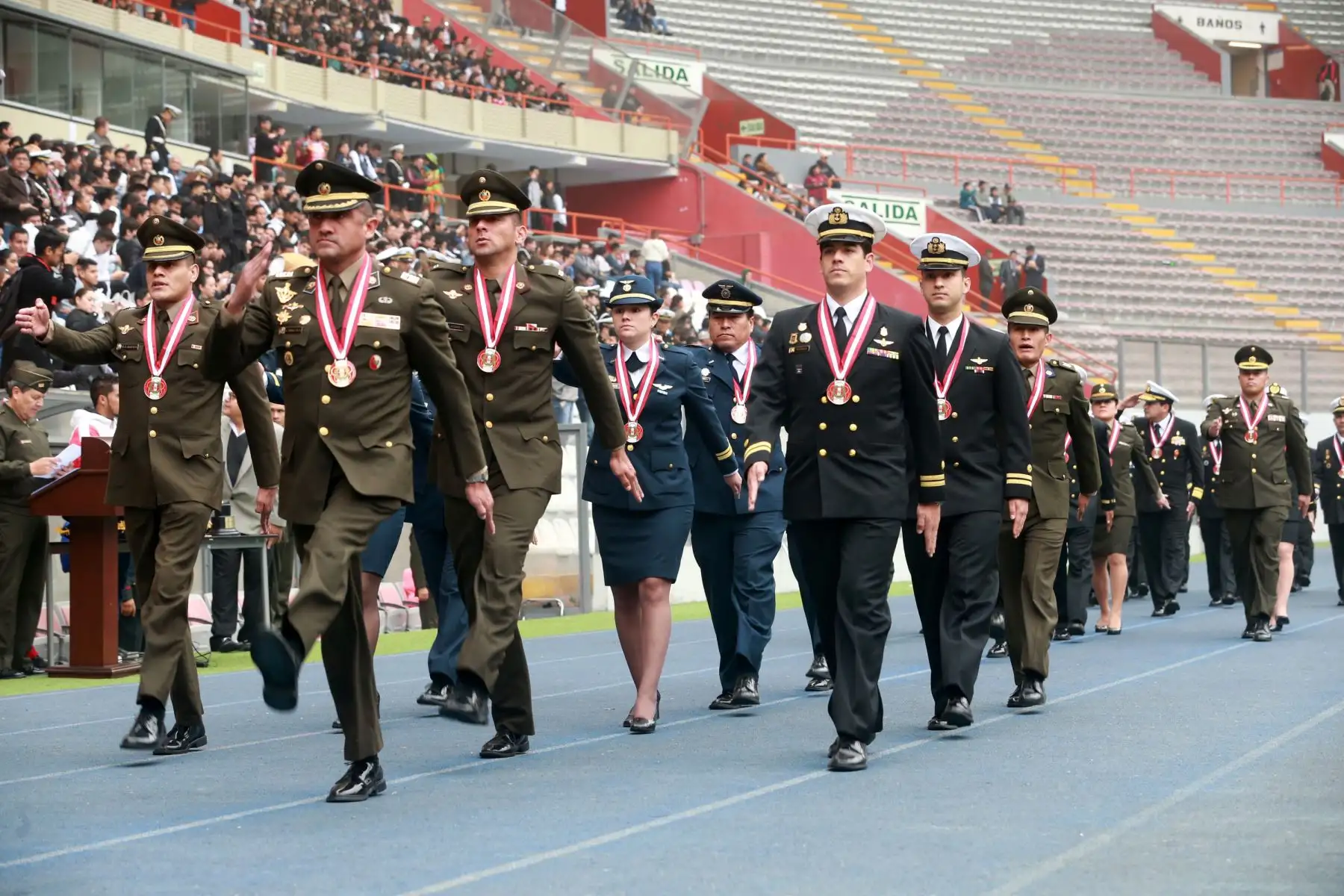 El ministro de Defensa, José Huerta, inauguró   los Juegos Deportivos Militares 2018, evento  donde participaron las Escuelas de Oficiales y Suboficiales de las Fuerzas Armadas y de la Policía Nacional.Foto: ANDINA/Norman Córdova