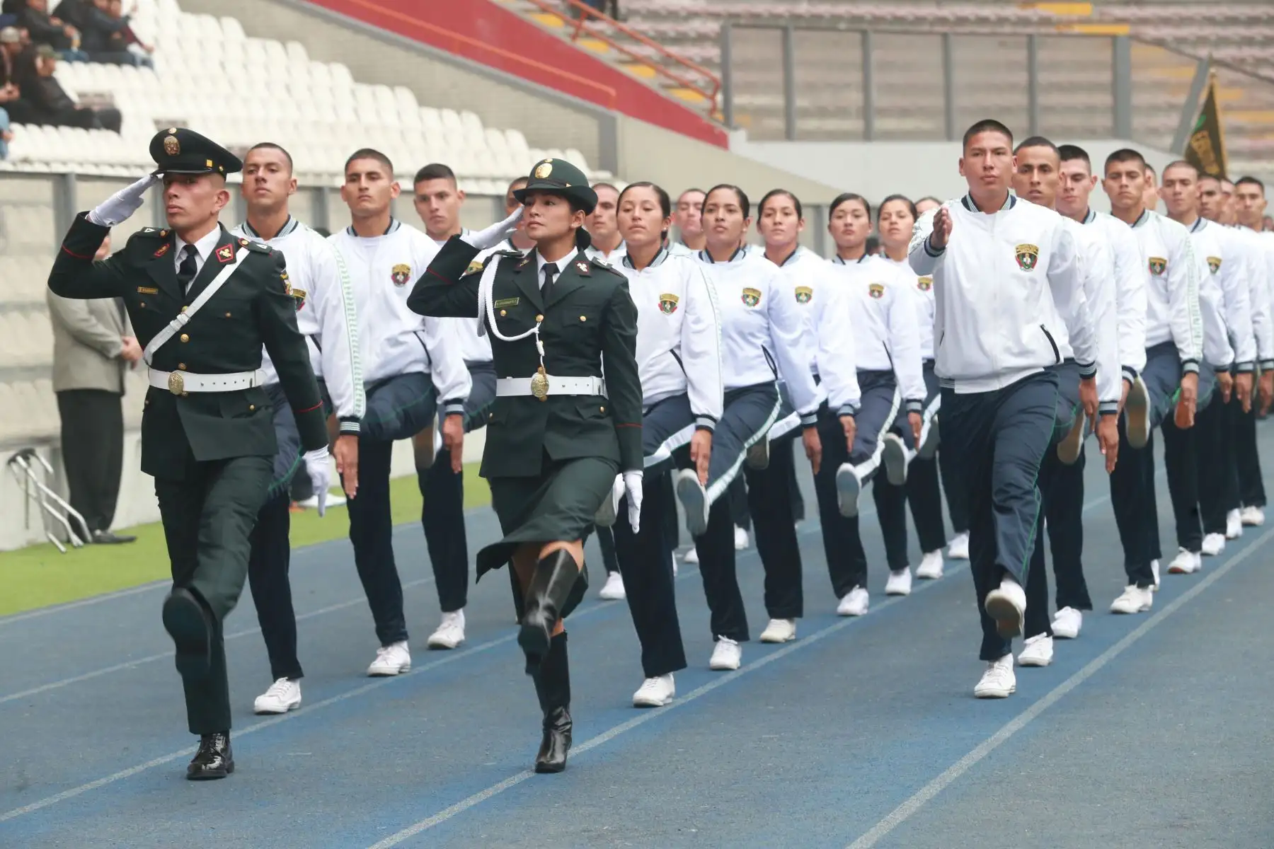 El ministro de Defensa, José Huerta, inauguró   los Juegos Deportivos Militares 2018, evento  donde participaron las Escuelas de Oficiales y Suboficiales de las Fuerzas Armadas y de la Policía Nacional.Foto: ANDINA/Norman Córdova