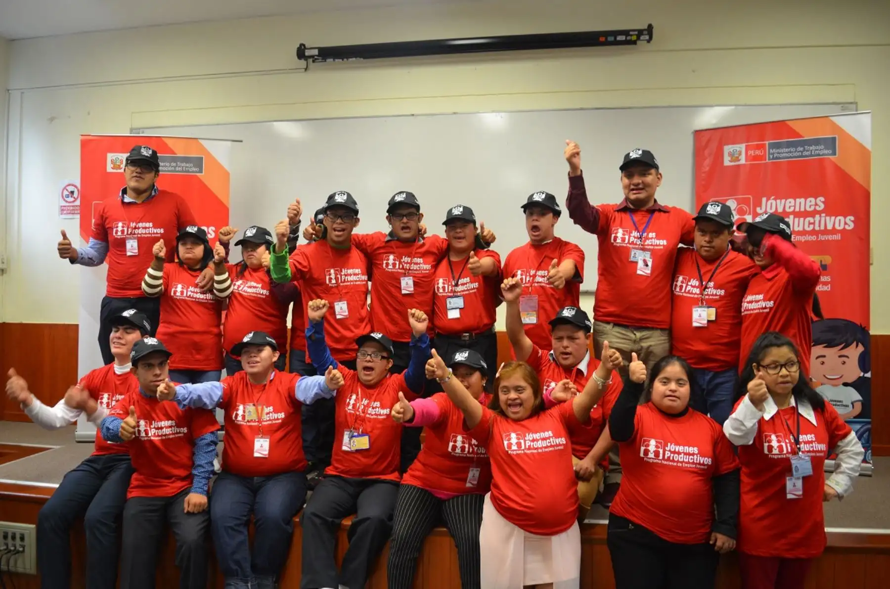 Jóvenes capacitados por el MTPE. Foto: Cortesía.