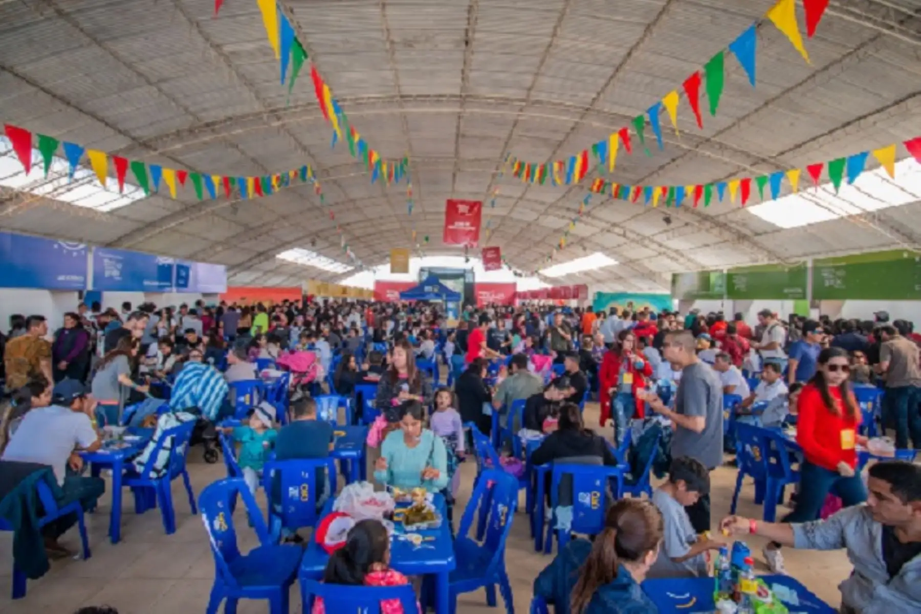 Fueron 8,500 visitantes chilenos - principalmente de las ciudades de Arica e Iquique, los que asistieron a la feria para disfrutar nuestra amplia oferta gastronómica.