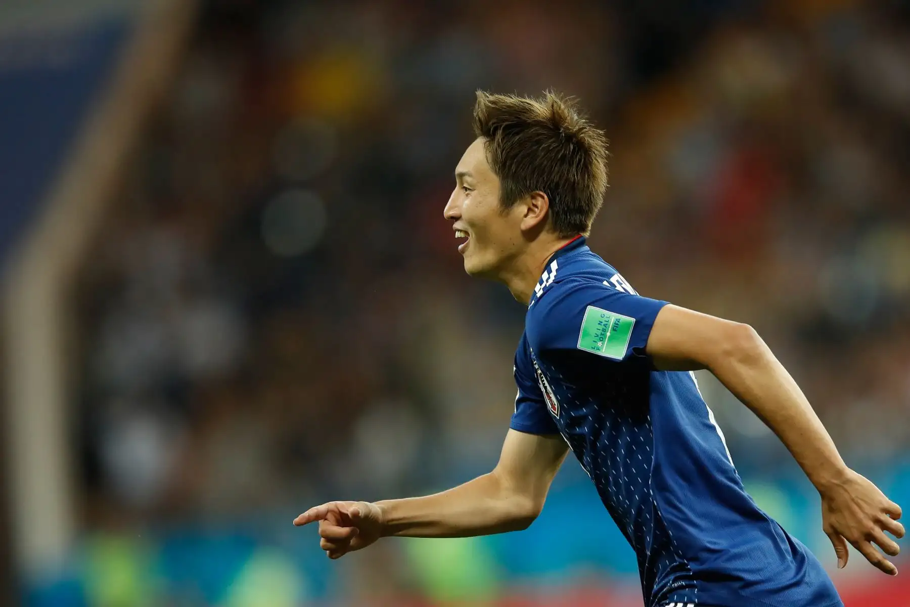 El alero japonés Genki Haraguchi (R) celebra con sus compañeros de equipo después de anotar durante el partido de fútbol de la ronda mundial de la Rusia 2018 entre Bélgica y Japón en el Rostov Arena en Rostov-On-Don el 2 de julio de 2018.
 / AFP