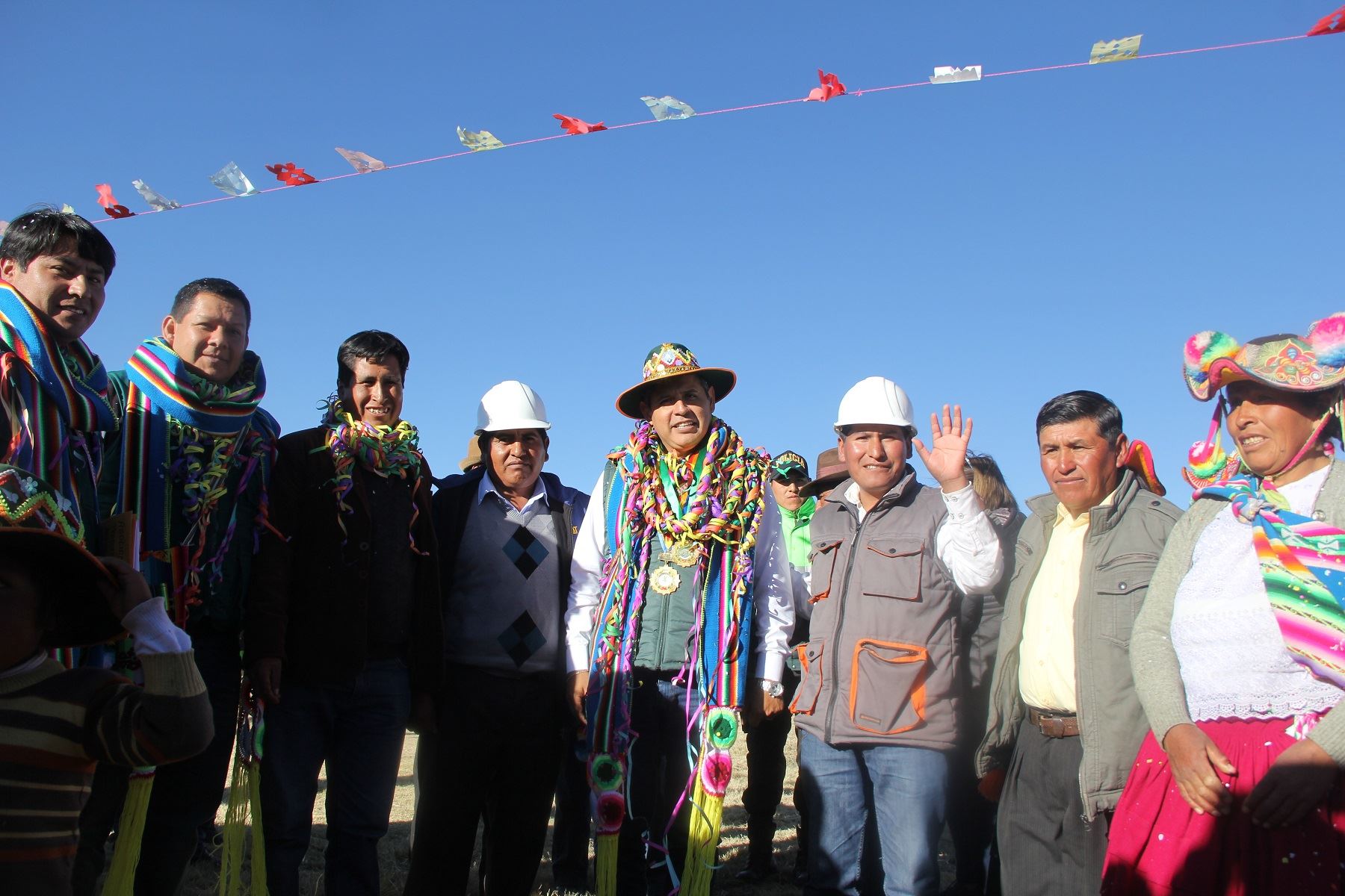 El ministro de Agricultura y Riego, Gustavo Mostajo anunció hoy en Puno la construcción este año de las defensas ribereñas del rio Coata.