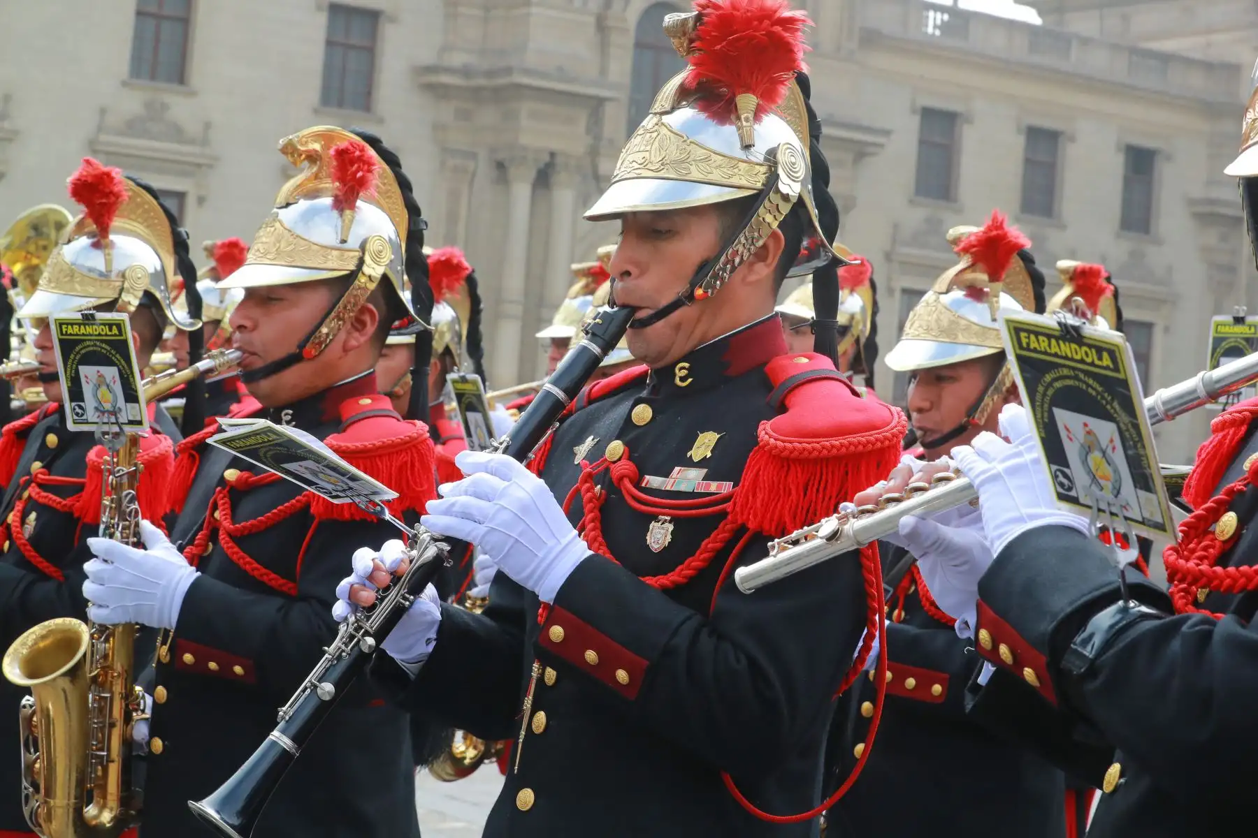 Farandola del Regimiento Mariscal Domingo Nieto interpretó melodías junto a la Banda de la Guardia Nacional de West Virginia, de Estados Unidos. Foto: ANDINA/Prensa Presidencia