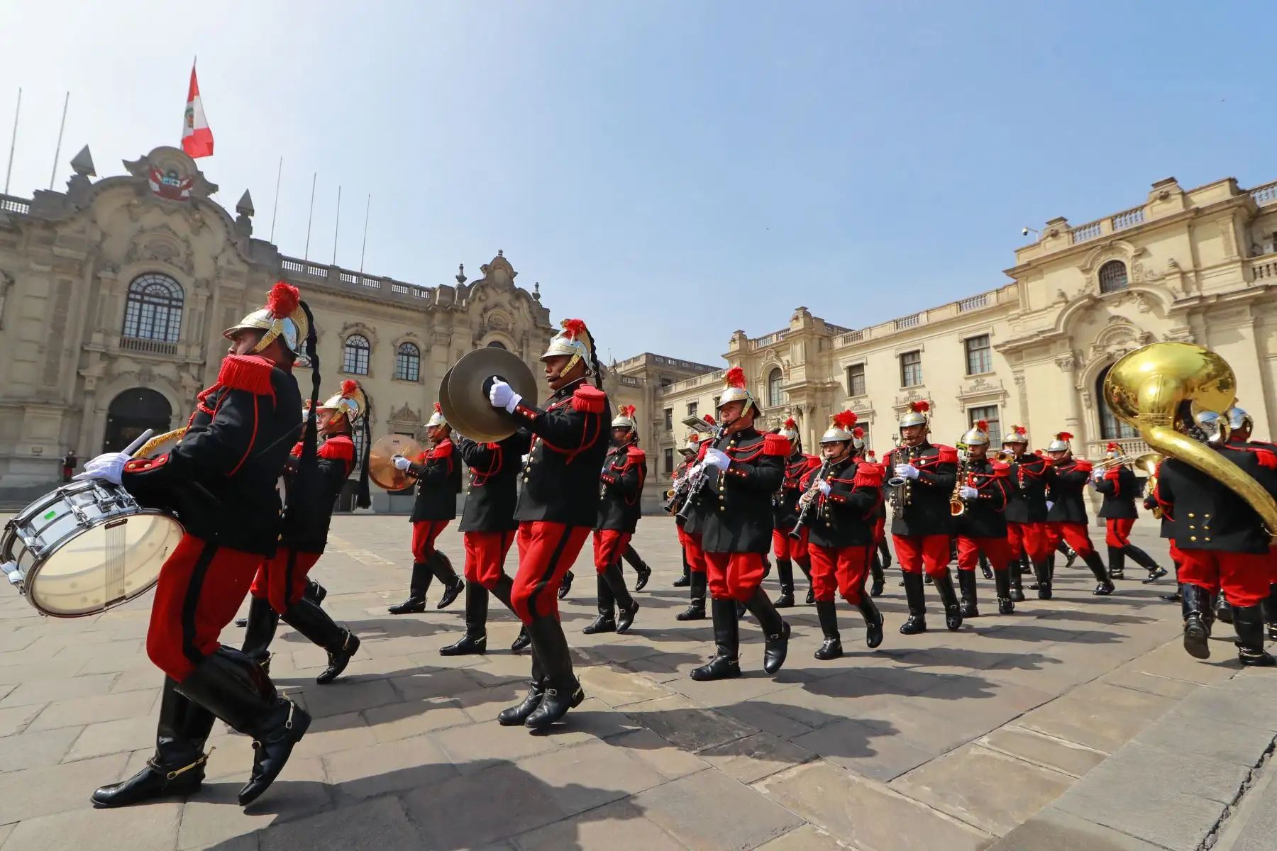 Farandola del Regimiento Mariscal Domingo Nieto interpretó melodías junto a la Banda de la Guardia Nacional de West Virginia, de Estados Unidos. Foto: ANDINA/Prensa Presidencia
