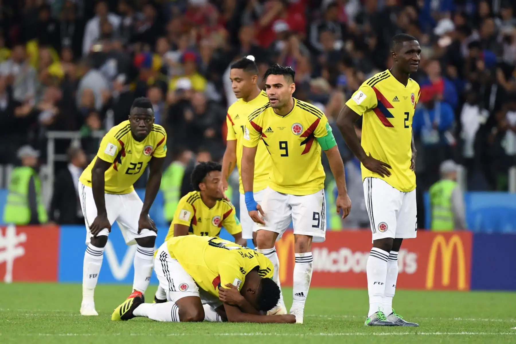 Los jugadores de Colombia reaccionan después de perder la tanda de penaltis al final de la ronda de octavos de final de la Copa Mundial Rusia 2018 entre Colombia e Inglaterra en el Spartak Stadium de Moscú el 3 de julio de 2018. / AFP