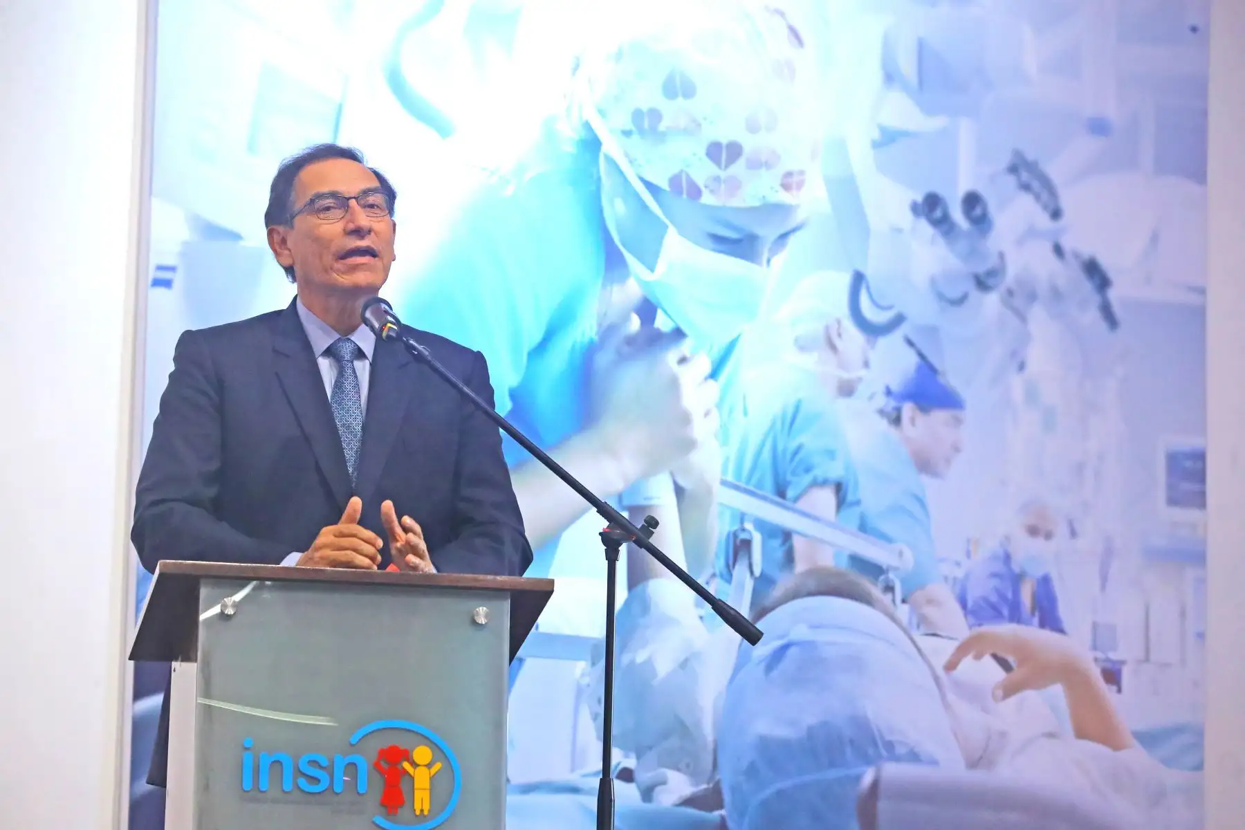 El Jefe del Estado, Martín Vizcarra, participo en la ceremonia por el quinto aniversario institucional del Instituto Nacional de Salud del Niños (INSN), de San Borja. Foto: ANDINA/Prensa Presidencia