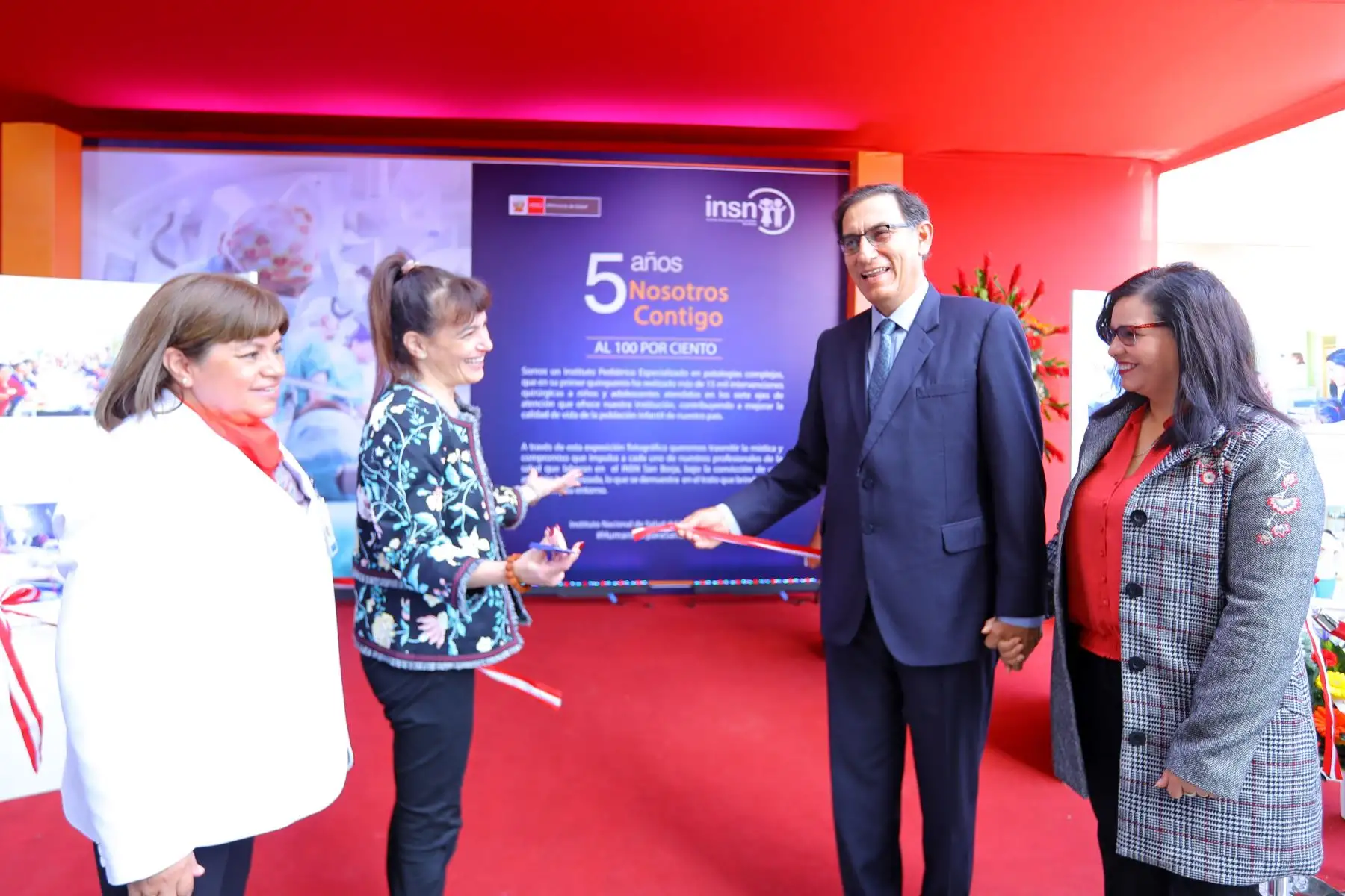 El Jefe del Estado, Martín Vizcarra, participo en la ceremonia por el quinto aniversario institucional del Instituto Nacional de Salud del Niños (INSN), de San Borja. Foto: ANDINA/Prensa Presidencia