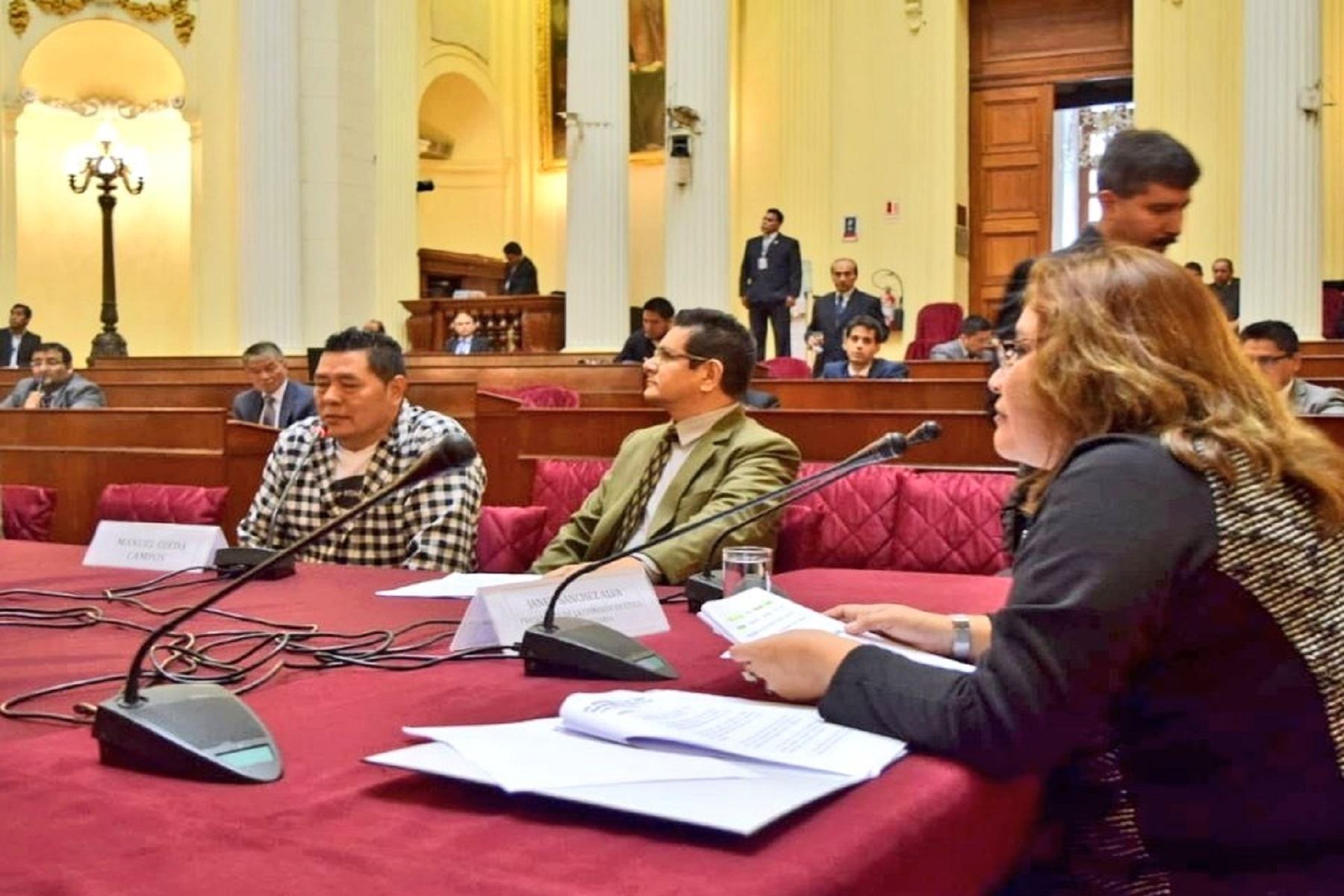 Comisión de Ética analiza el caso de la legisladora Yesenia Ponce.