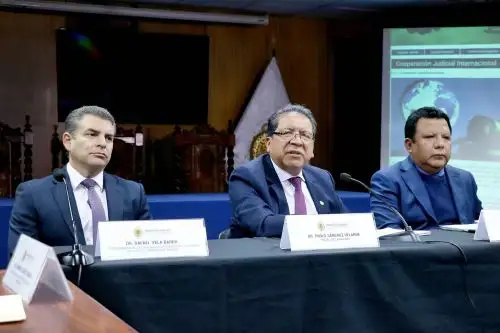 El jefe del Equipo Especial para el caso Lava Jato y el fiscal superior coordinador de Lavado de Activos, Hamilton Castro y Rafael Vela, respectivamente, descartaron que exista intención de Jorge Barata, de obstaculizar el proceso de colaboración.