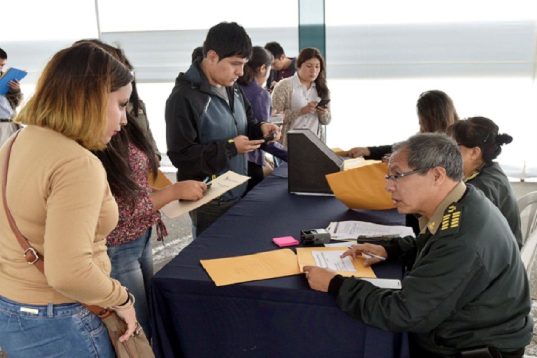 Desde hoy miércoles 4 hasta el 13 de julio se realizará la recepción de expedientes de los ciudadanos que postulen a los 81 puestos laborales como Auxiliares de Policía en las regiones Cusco y La Libertad.