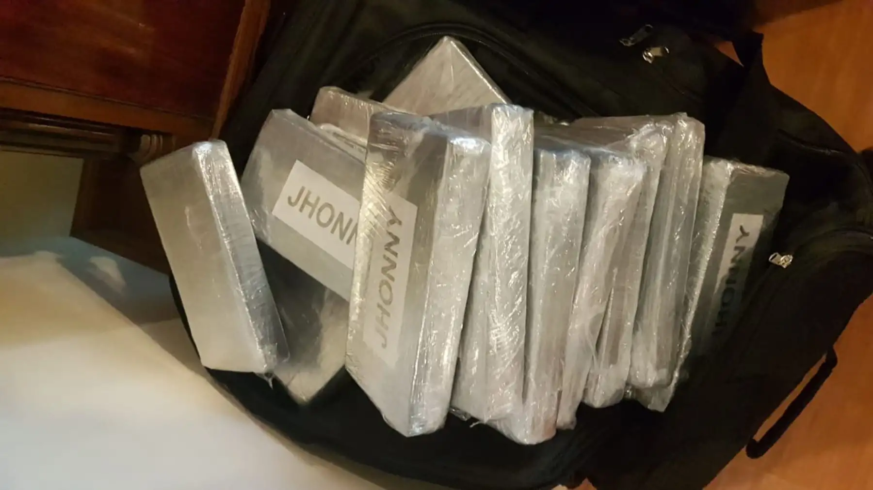 Más de 270 kilos de cocaína, proveniente del valle de los Ríos Apurímac, Ene y Mantaro (Vraem), fueron incautados durante un operativo policial realizado anoche en un departamento ubicado en el distrito de San Isidro, informó el Ministerio del Interior.Foto: ANDINA/Mininter