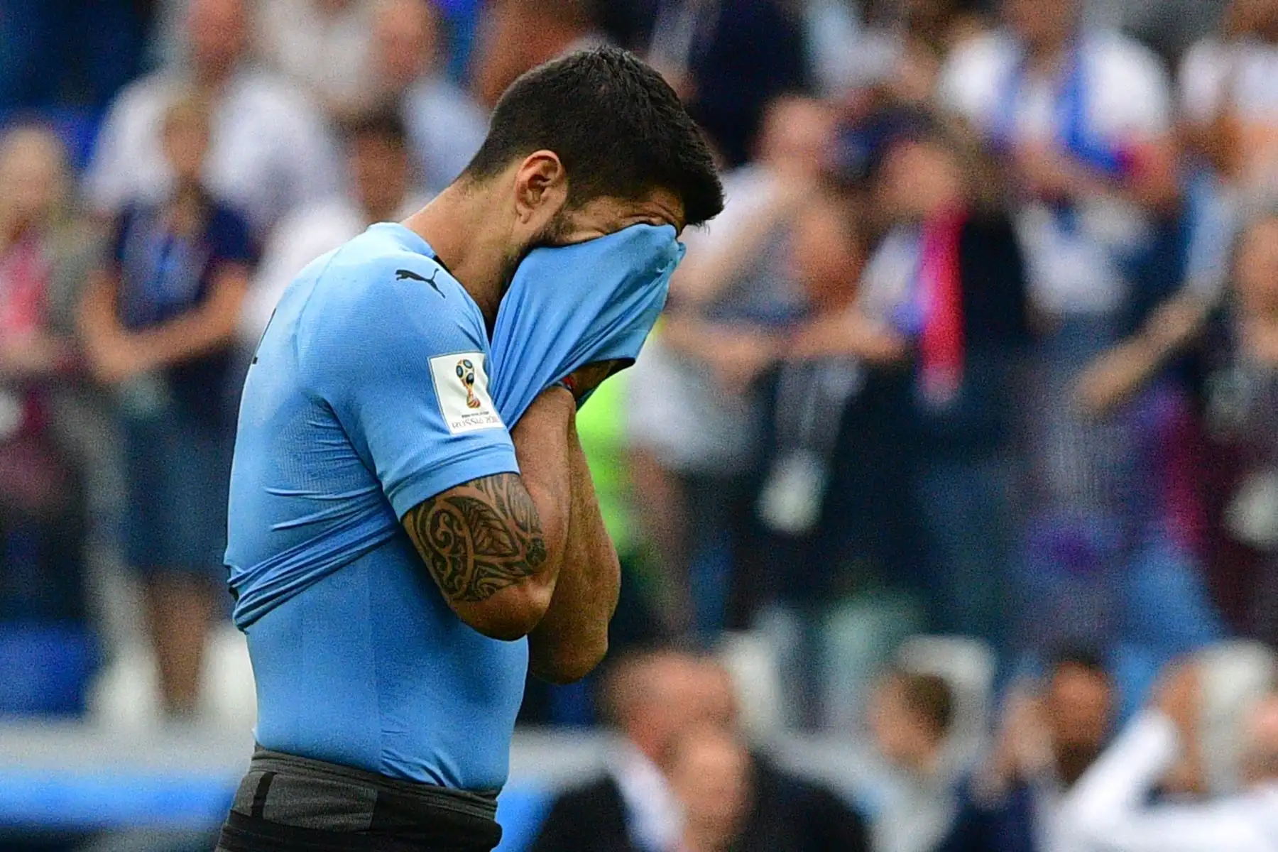 El delantero uruguayo Luis Suárez reacciona ante la victoria de Francia al final del partido de cuartos de final de la Copa Mundial de Rusia 2018 entre Uruguay y Francia en el Estadio Nizhny Novgorod en Nizhny Novgorod el 6 de julio de 2018. / AFP