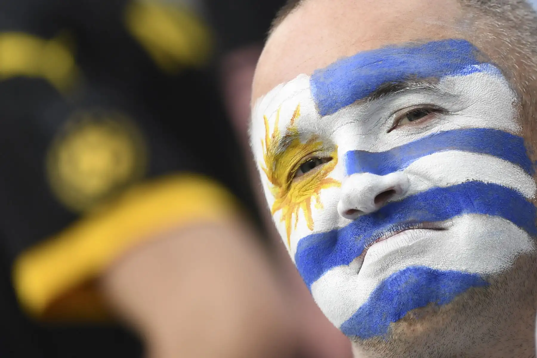 Los seguidores de Uruguay reaccionan después de que el equipo perdió el partido de cuartos de final de la Copa Mundial de Rusia 2018 entre Uruguay y Francia en el Estadio Nizhny Novgorod en Nizhny Novgorod el 6 de julio de 2018. / AFP