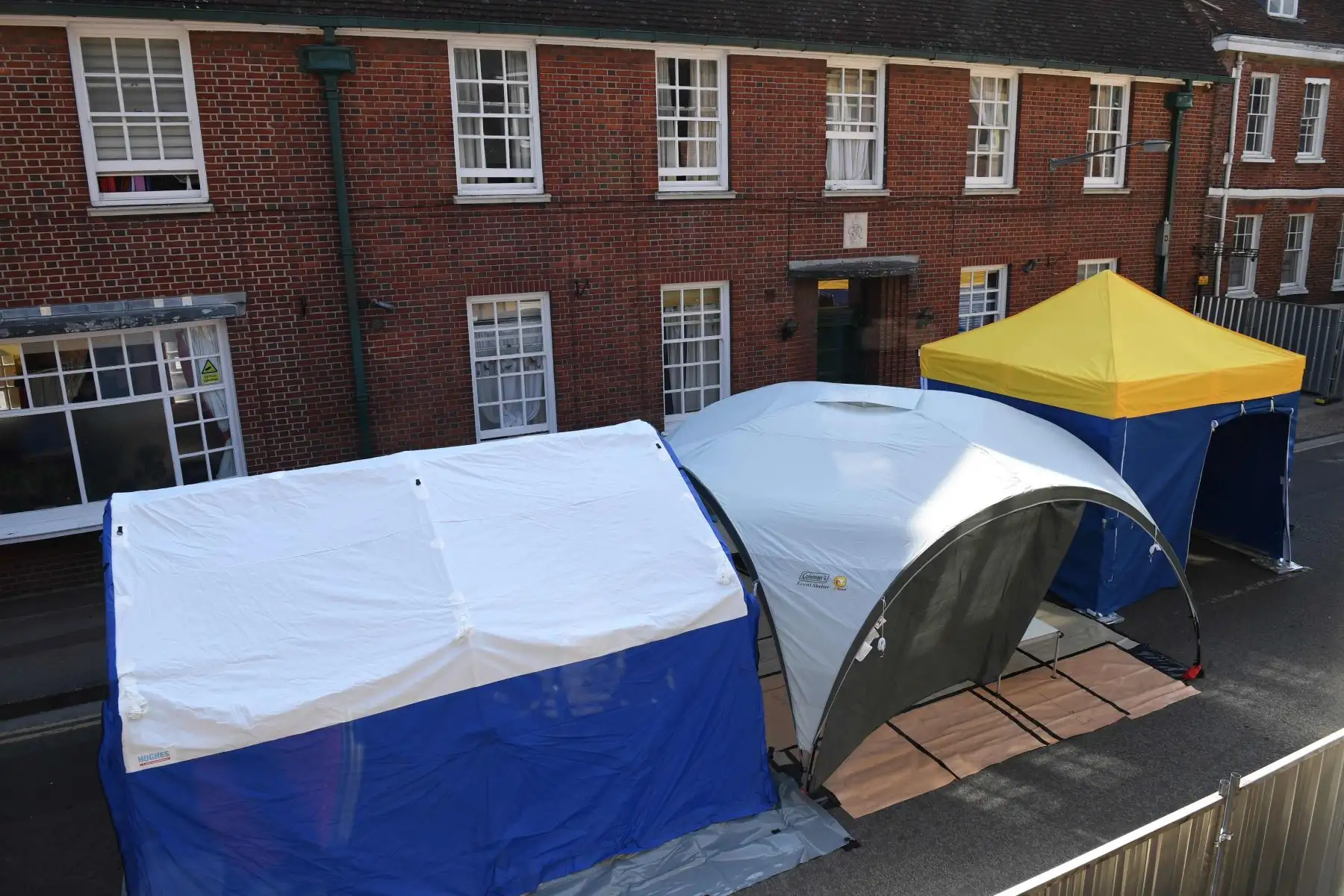Carpas de la policía en Amesbury Foto: AFP