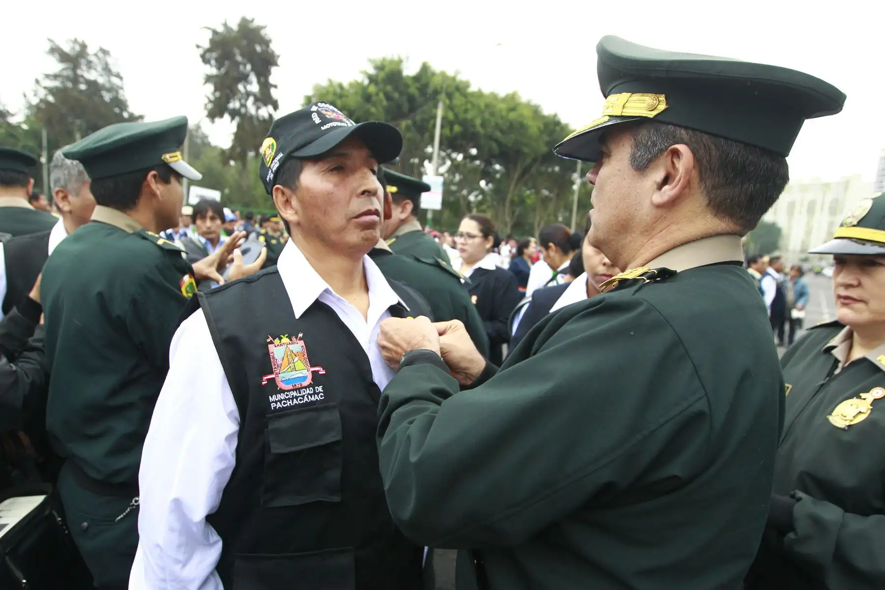 General Gastón Rodríguez, jefe de la Región Policial Lima preside la ceremonia de juramentación a más de mil integrantes del Programa Red de Cooperantes que apoyarán a la Policía Nacional en la lucha contra el delito. Foto: ANDINA/Eddy Ramos.