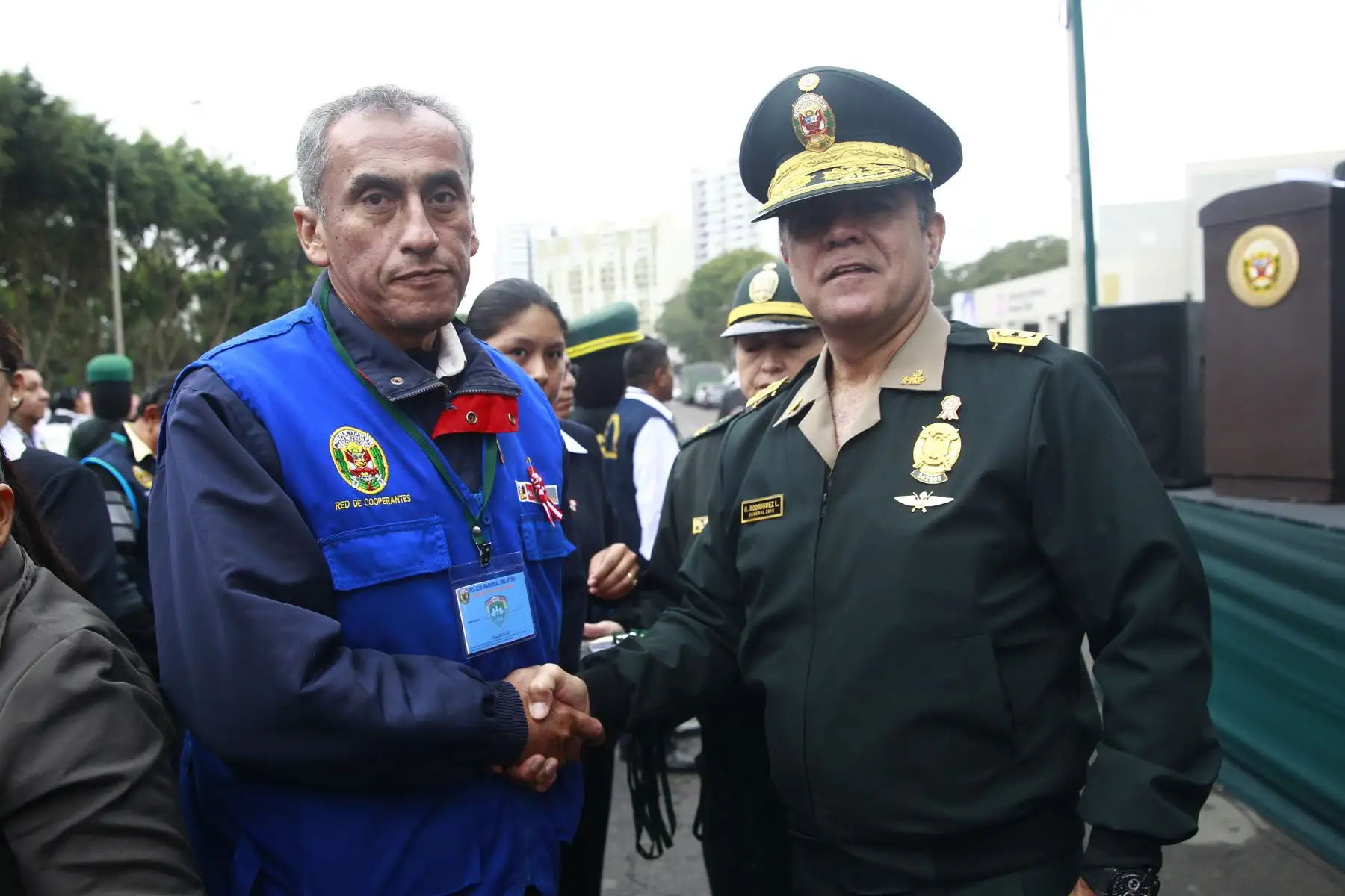 General Gastón Rodríguez, jefe de la Región Policial Lima preside la ceremonia de juramentación a más de mil integrantes del Programa Red de Cooperantes que apoyarán a la Policía Nacional en la lucha contra el delito. Foto: ANDINA/Eddy Ramos.