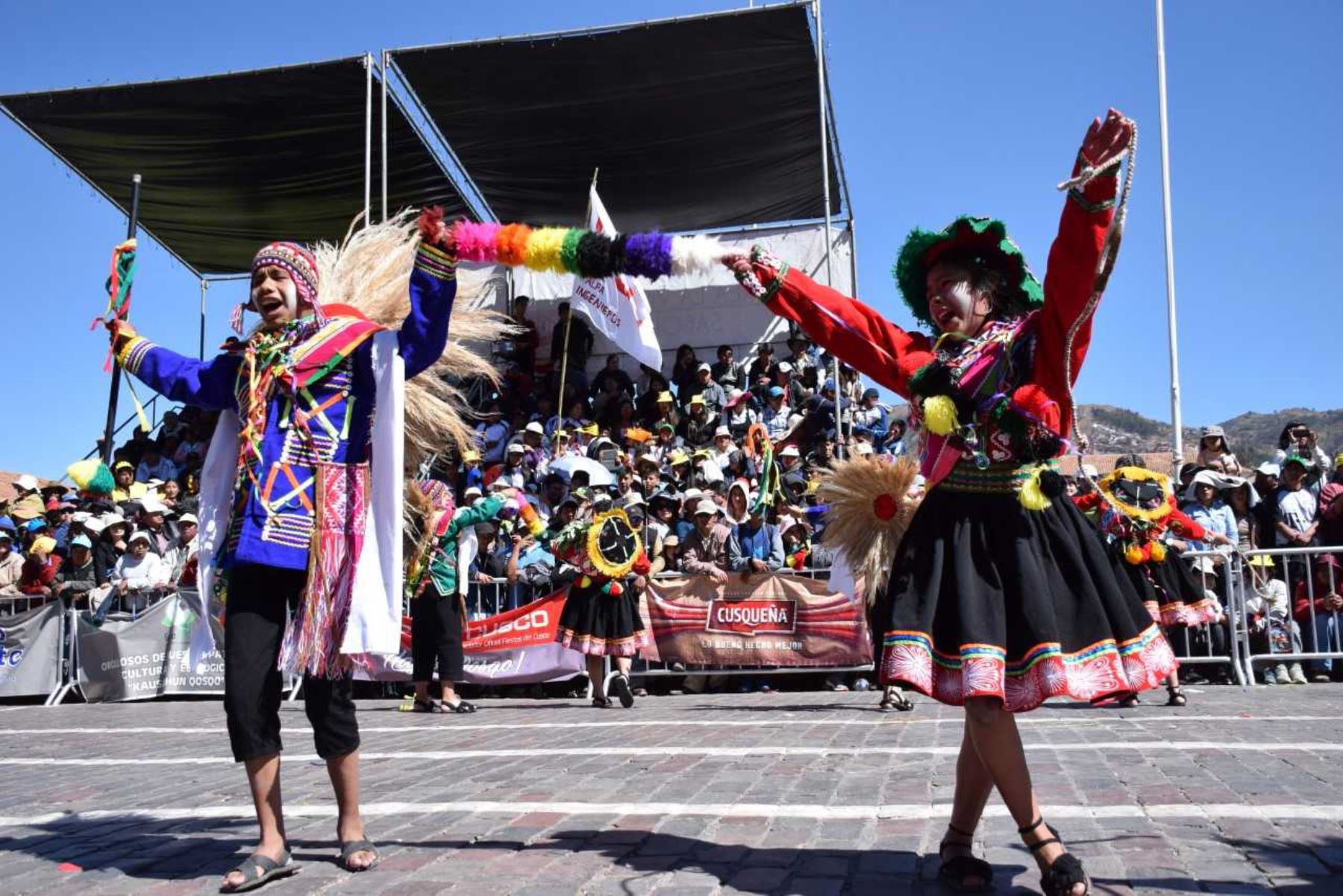Con la presentación de artistas musicales, danzas y un festival gastronómico se desarrolla hoy el tradicional “Kacharpari” o cierre de fiestas en homenaje a la ciudad del Cusco que durante junio y parte de julio celebró su mes jubilar.