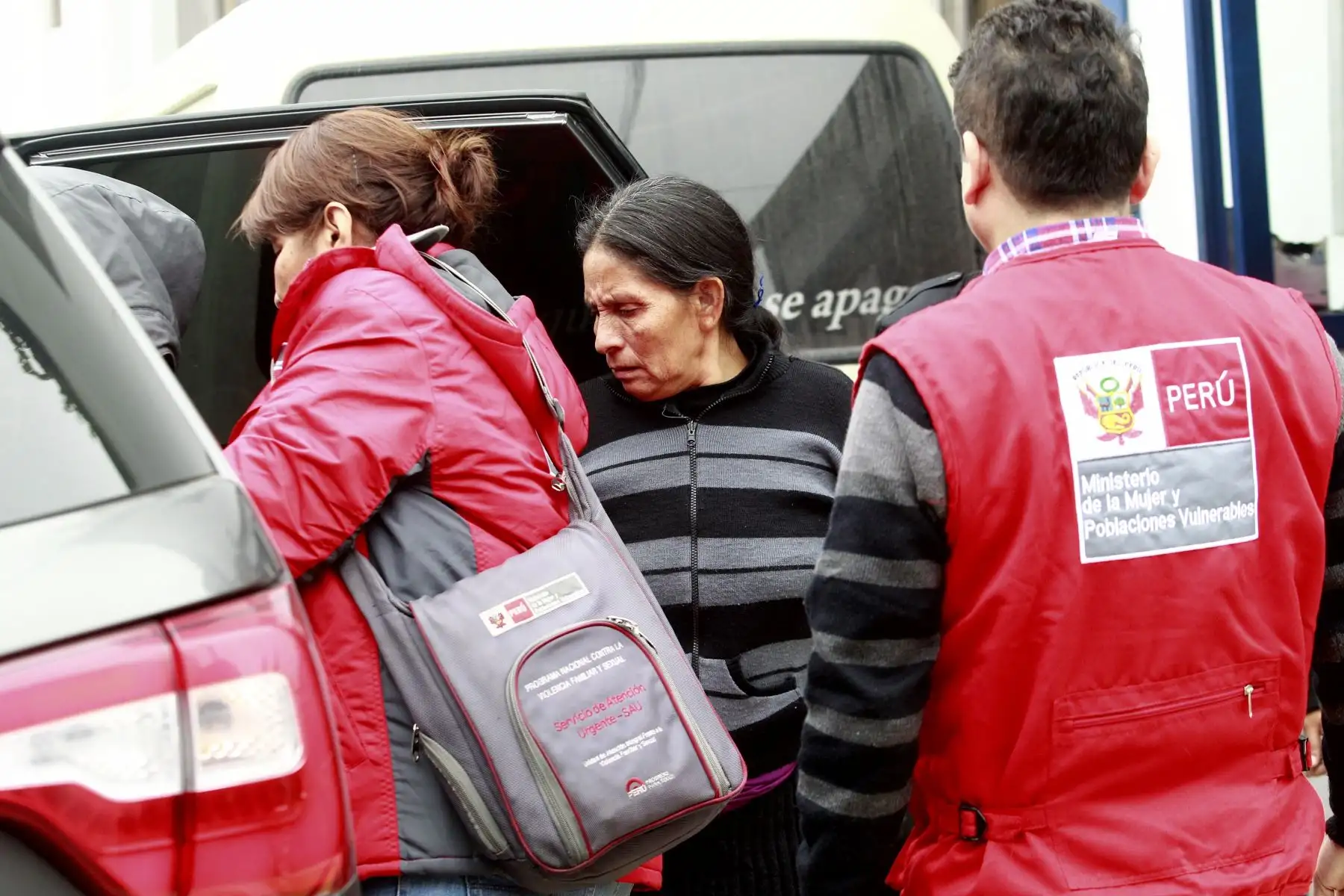 Familiares de Juana Mendoza llegan a la Morgue de Lima  . Foto: ANDINA/Eddy Ramos