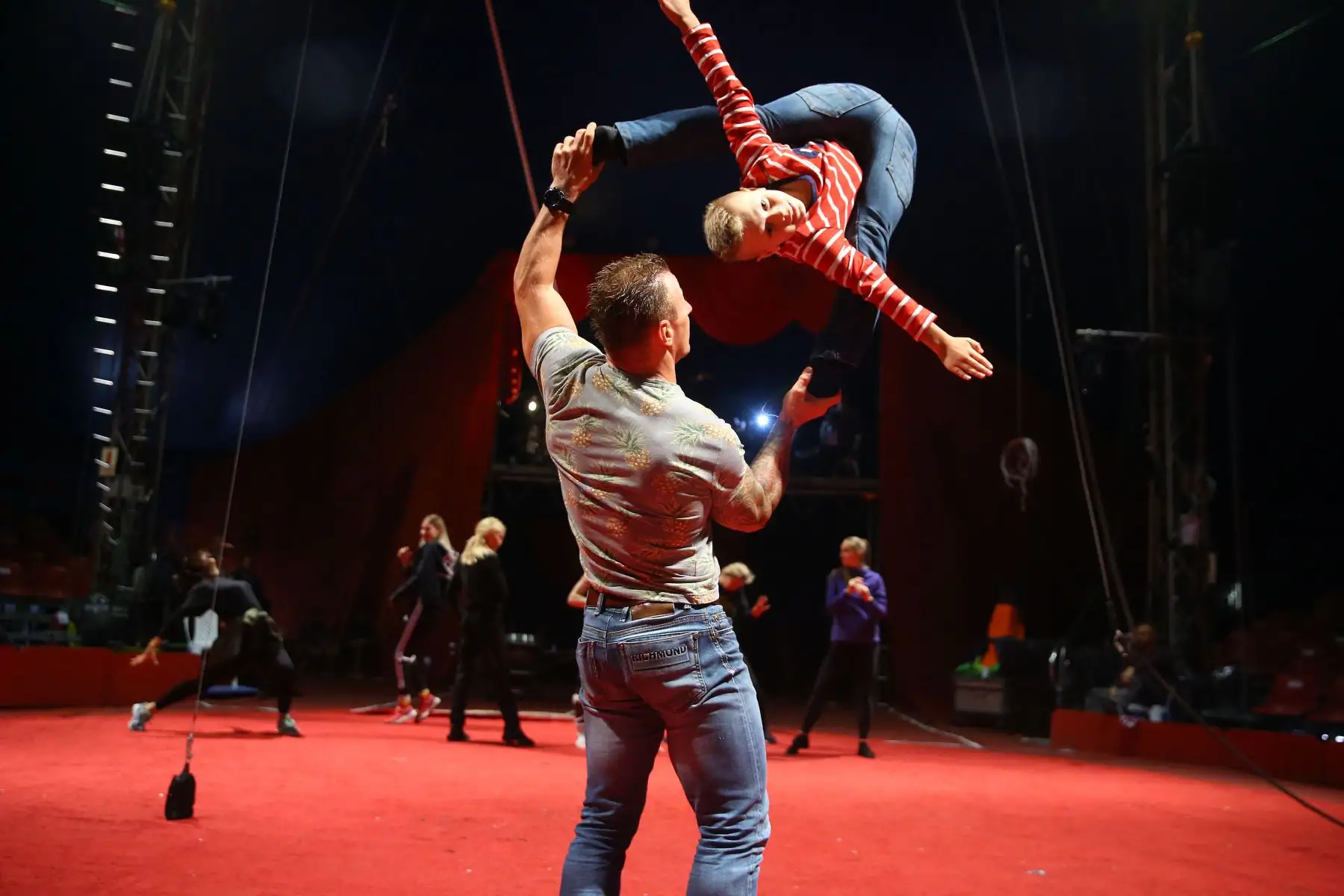 Integrantes del Circo Ruso de Moscú, se preparan para su debut en Lima. Foto: ANDINA/Luis Iparraguirre