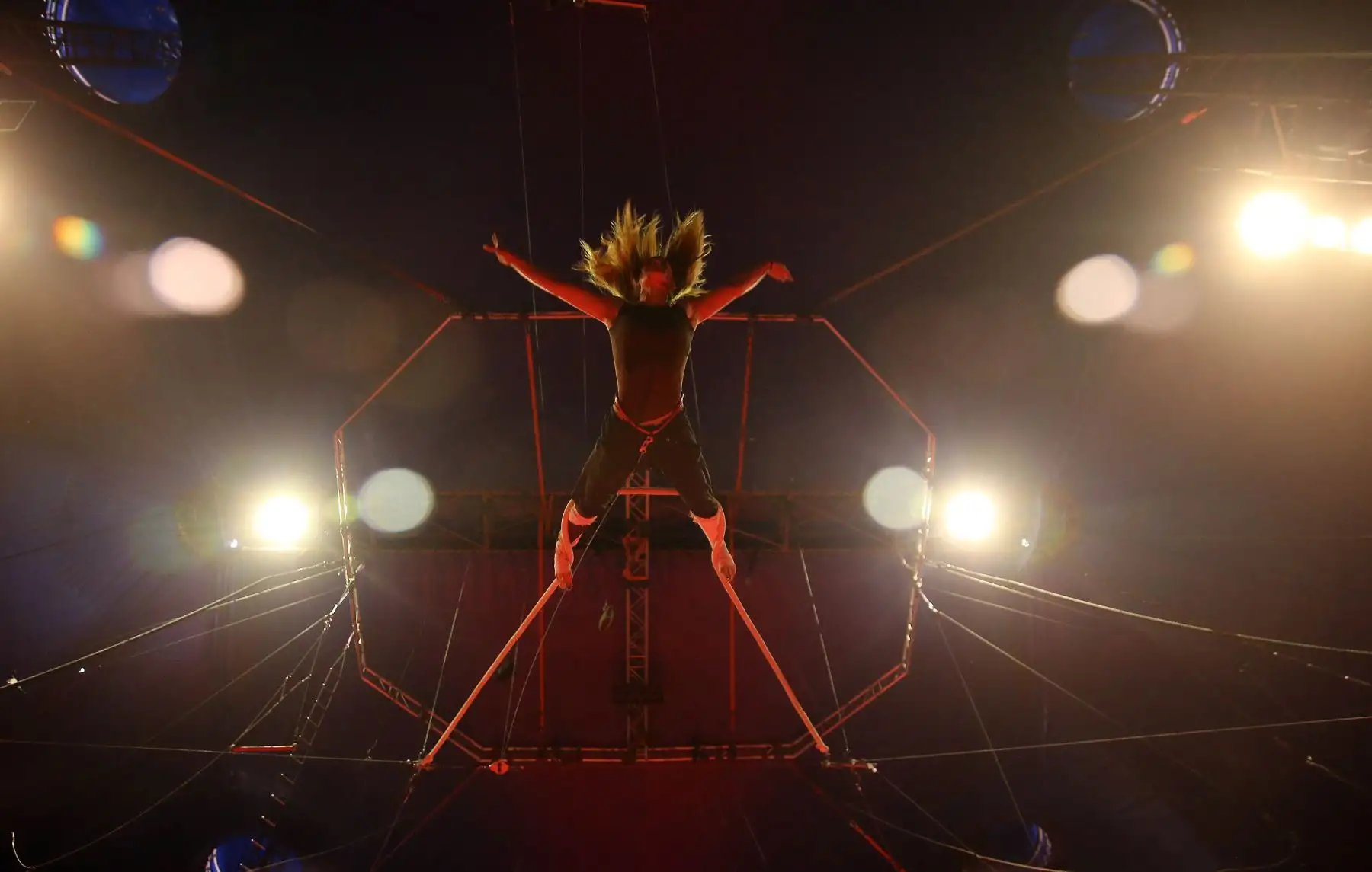 Integrantes del Circo Ruso de Moscú, se preparan para su debut en Lima. Foto: ANDINA/Luis Iparraguirre