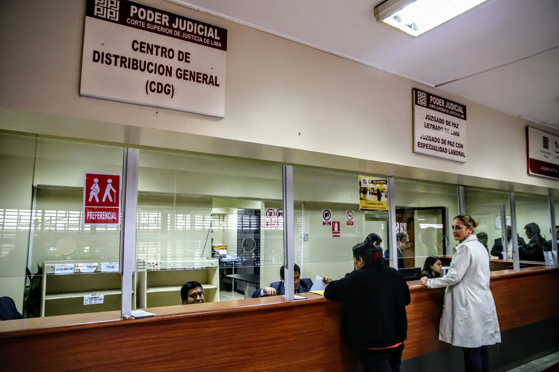 El presidente del Poder Judicial, Duberlí Rodríguez, implementó el Expediente Judicial Electrónico en juzgados laborales. Foto: ANDINA/Luis Iparraguirre