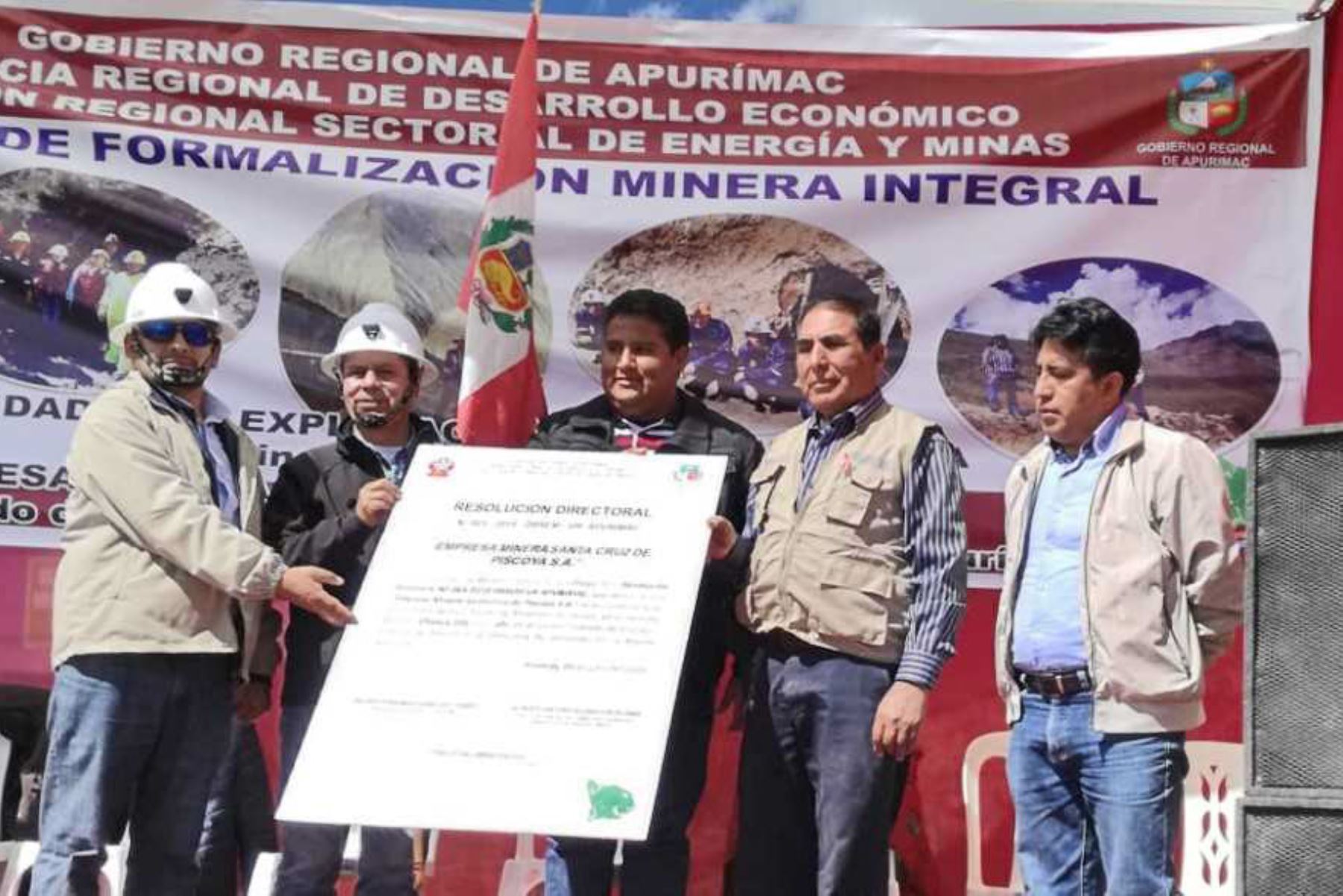 El Ministerio de Energía y Minas (Minem) continúa impulsando la formalización de los pequeños productores mineros y productores mineros artesanales en todo el país para brindarles oportunidades de inserción económica respetando el medio ambiente.