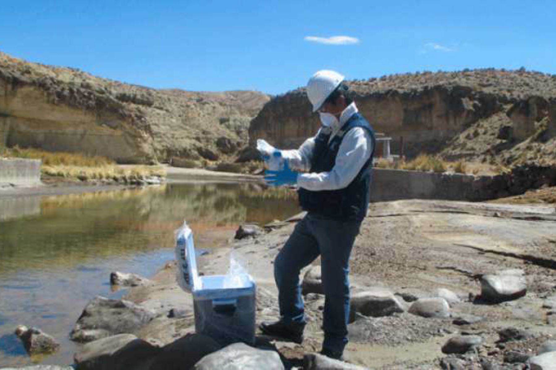 En salvaguarda de la seguridad ambiental y la salud poblacional, el Ministerio de Agricultura y Riego, declaró el estado de emergencia de recursos hídricos por 60 días ante el posible riesgo de afectación de la calidad del agua del río Moche, en el distrito de Quiruvilca, provincia de Santiago de Chuco, región La Libertad.