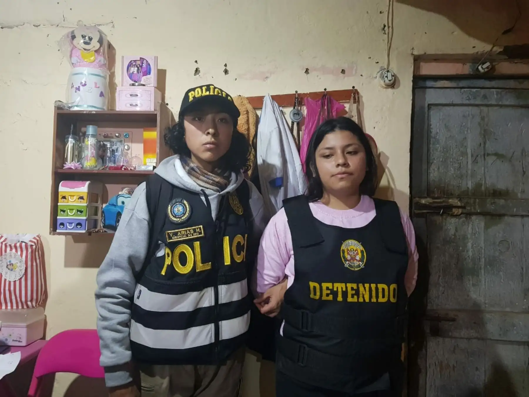 La Policía Nacional del Perú (PNP) y el Ministerio Público detuvieron esta madrugada a 35 personas sindicadas como integrantes de la organización criminal Los Nuevos Malditos del Triunfo, dedicados a la extorsión, robo agravado, sicariato y tenencia ilegal de armas en la región La Libertad. Foto: ANDINA/Mininter