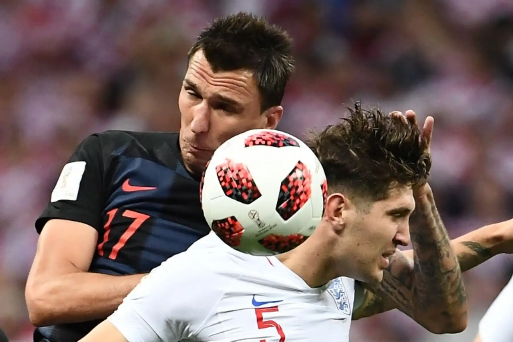Las selecciones de Inglaterra y Croacia juegan por la  semifinal del Mundial de Rusia 2018  en el estadio  Luzhniki de  Moscú,
