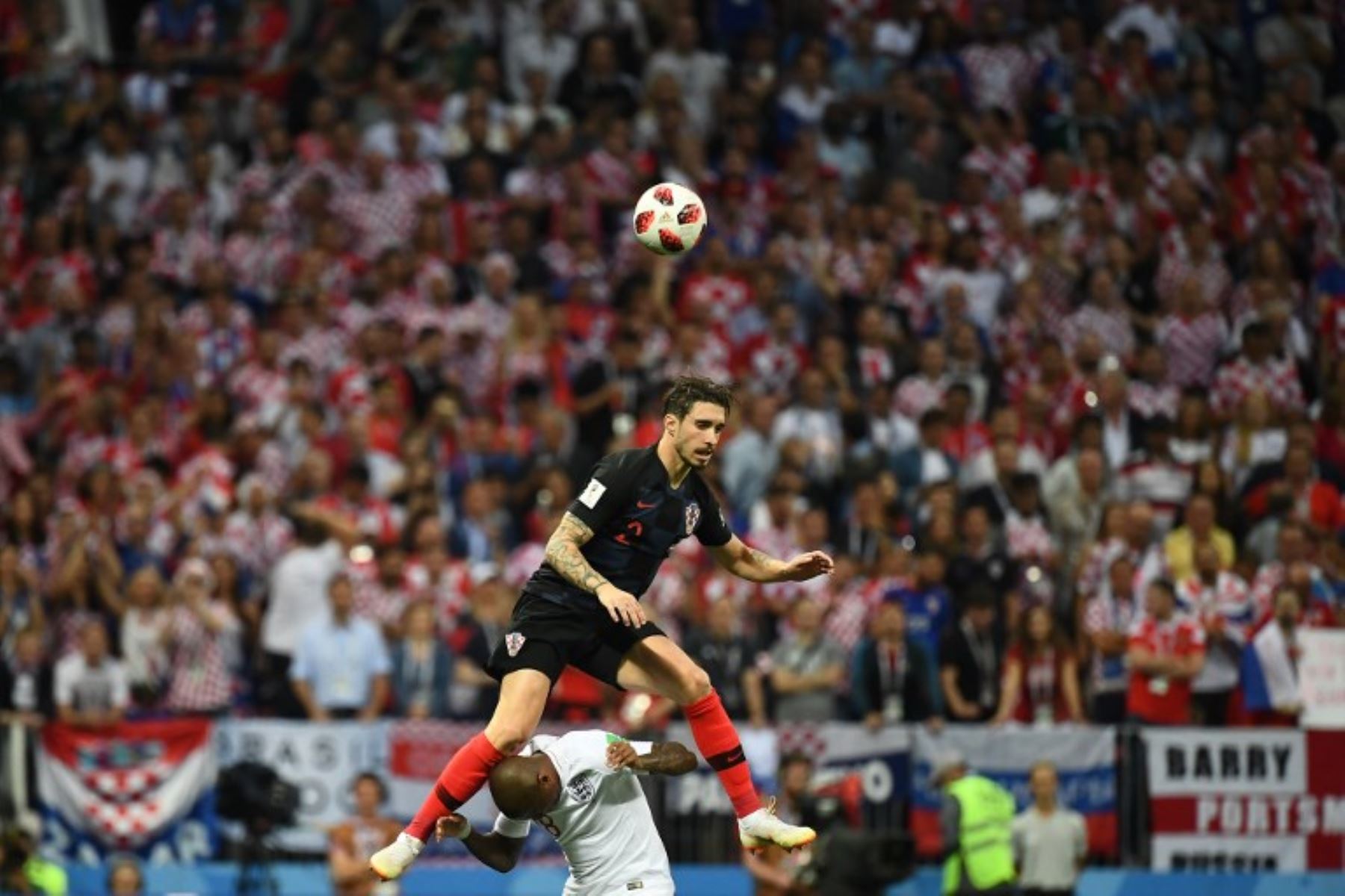 Las selecciones de Inglaterra y Croacia juegan por la  semifinal del Mundial de Rusia 2018  en el estadio  Luzhniki de  Moscú,