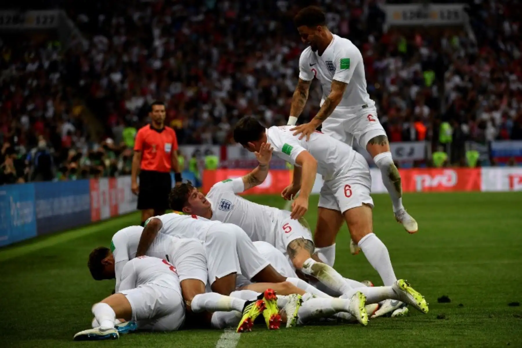Las selecciones de Inglaterra y Croacia juegan por la  semifinal del Mundial de Rusia 2018  en el estadio  Luzhniki de  Moscú,