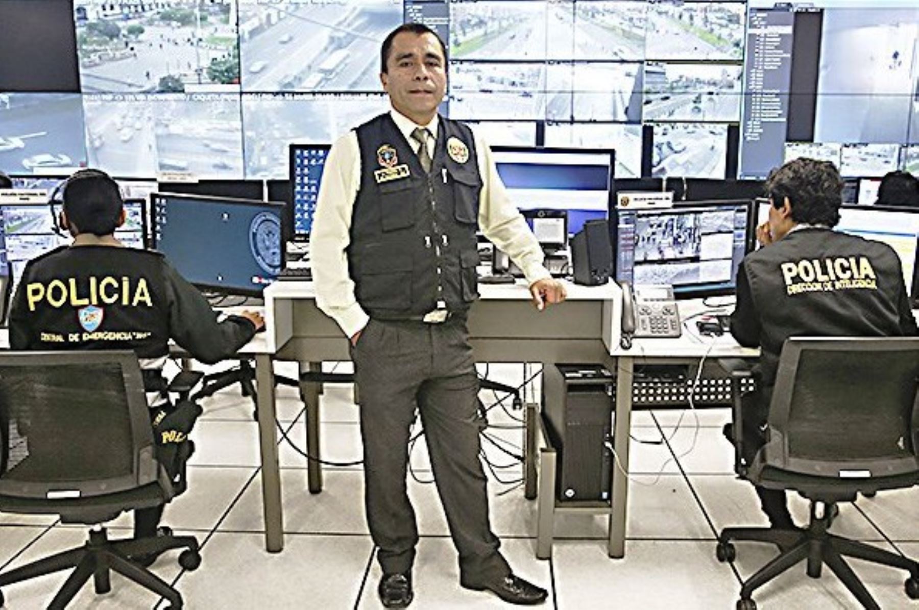 Suboficial superior PNP José Ismael Vences Valle es especialista en sistemas informáticos e implementación de sistemas policiales. Foto: ANDINA