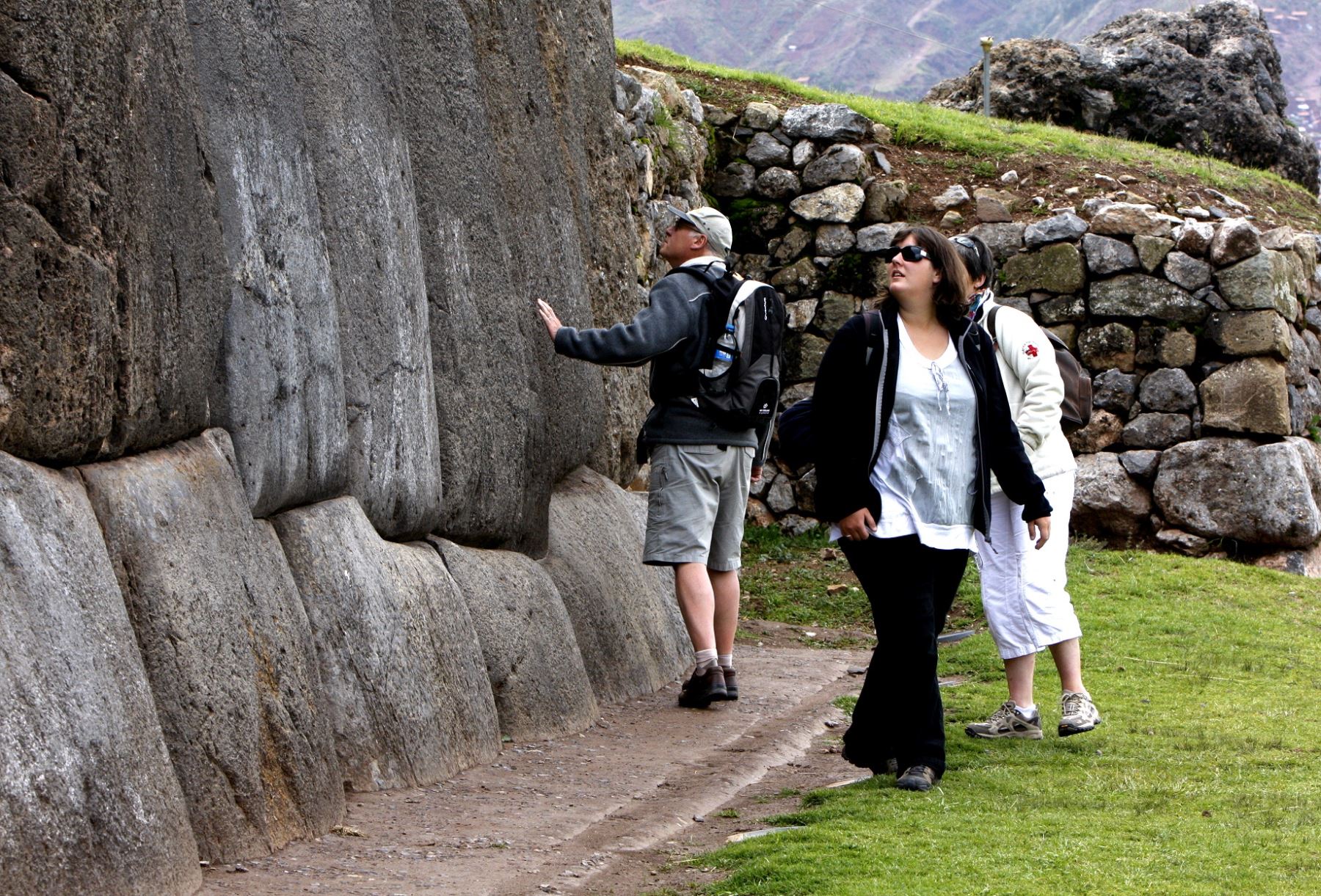 La construcción más resaltante es la Fortaleza de Sacsayhuamán, un recinto increíble donde es posible observar gigantes bloques de piedra en sus muros. Foto: ANDINA/Percy Hurtado