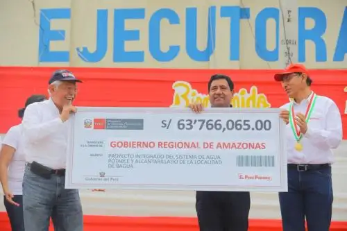 El Ejecutivo, a través del Ministerio de Vivienda, Construcción y Saneamiento, entregó hoy una transferencia económica de más de 63 millones soles al gobierno regional de Amazonas para garantizar la ejecución del proyecto de sistema de agua potable y alcantarillado en beneficio de 22,556 pobladores de la ciudad de Bagua.