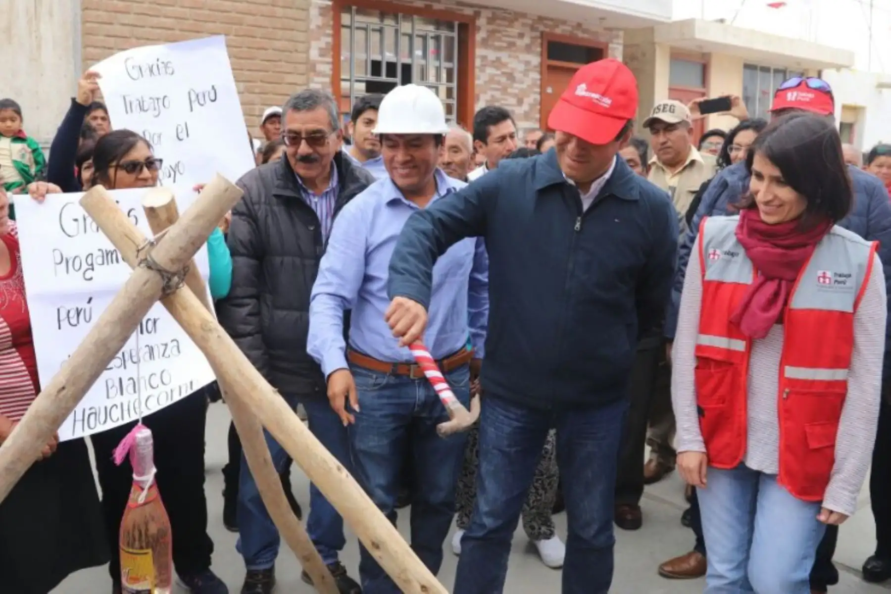 La región Lambayeque recibirá próximamente una transferencia de cerca de 350 millones de soles para la ejecución de obras de rehabilitación y reconstrucción en las zonas afectadas por El Niño Costero, anunció hoy el director de la Autoridad para la Reconstrucción con Cambios (ARCC), Edgar Quispe.