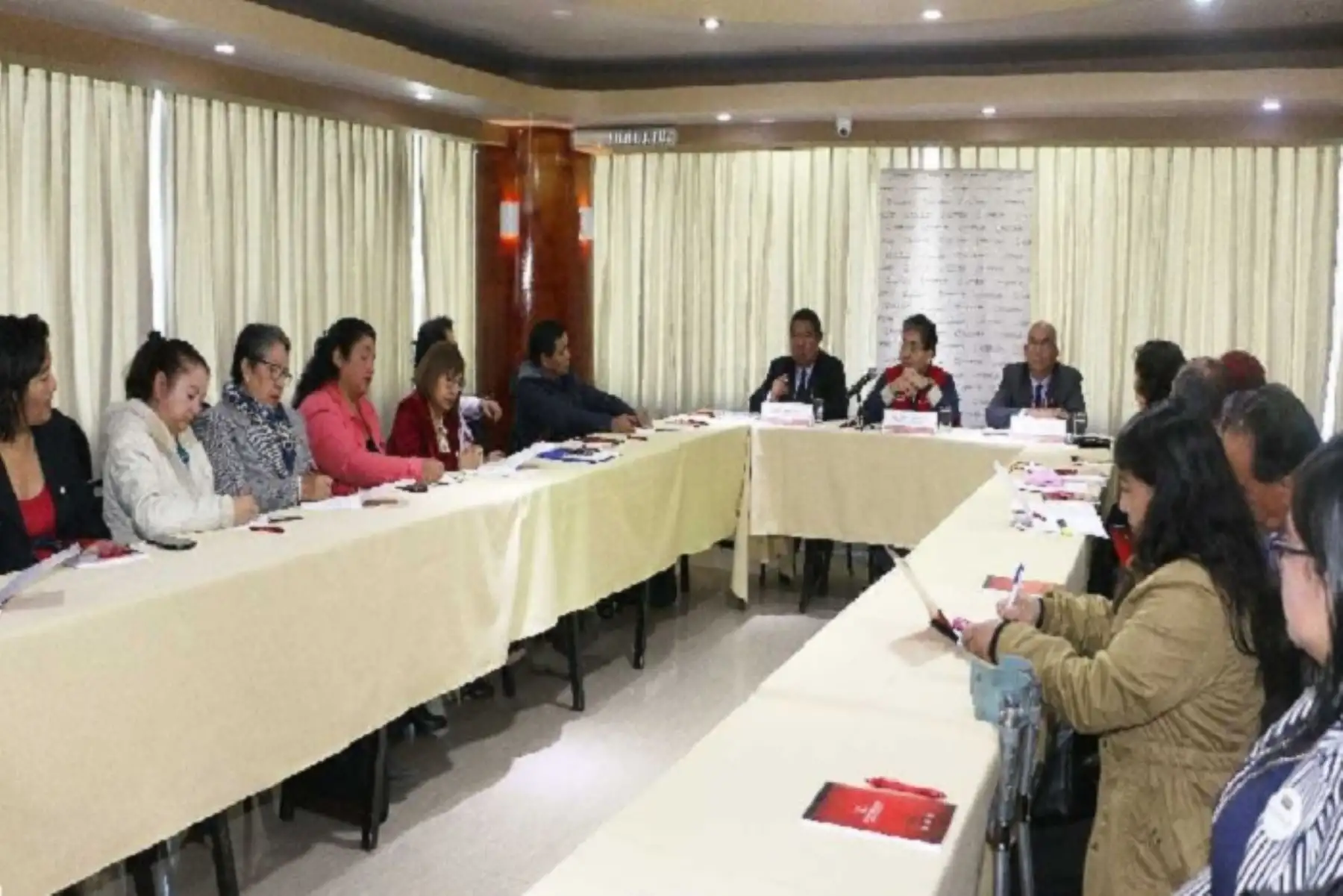 Contraloría General de la República y los Órganos de Control acompañarán al proceso de transferencia de la gestión administrativa de los gobernadores regionales y alcaldes entrantes y salientes