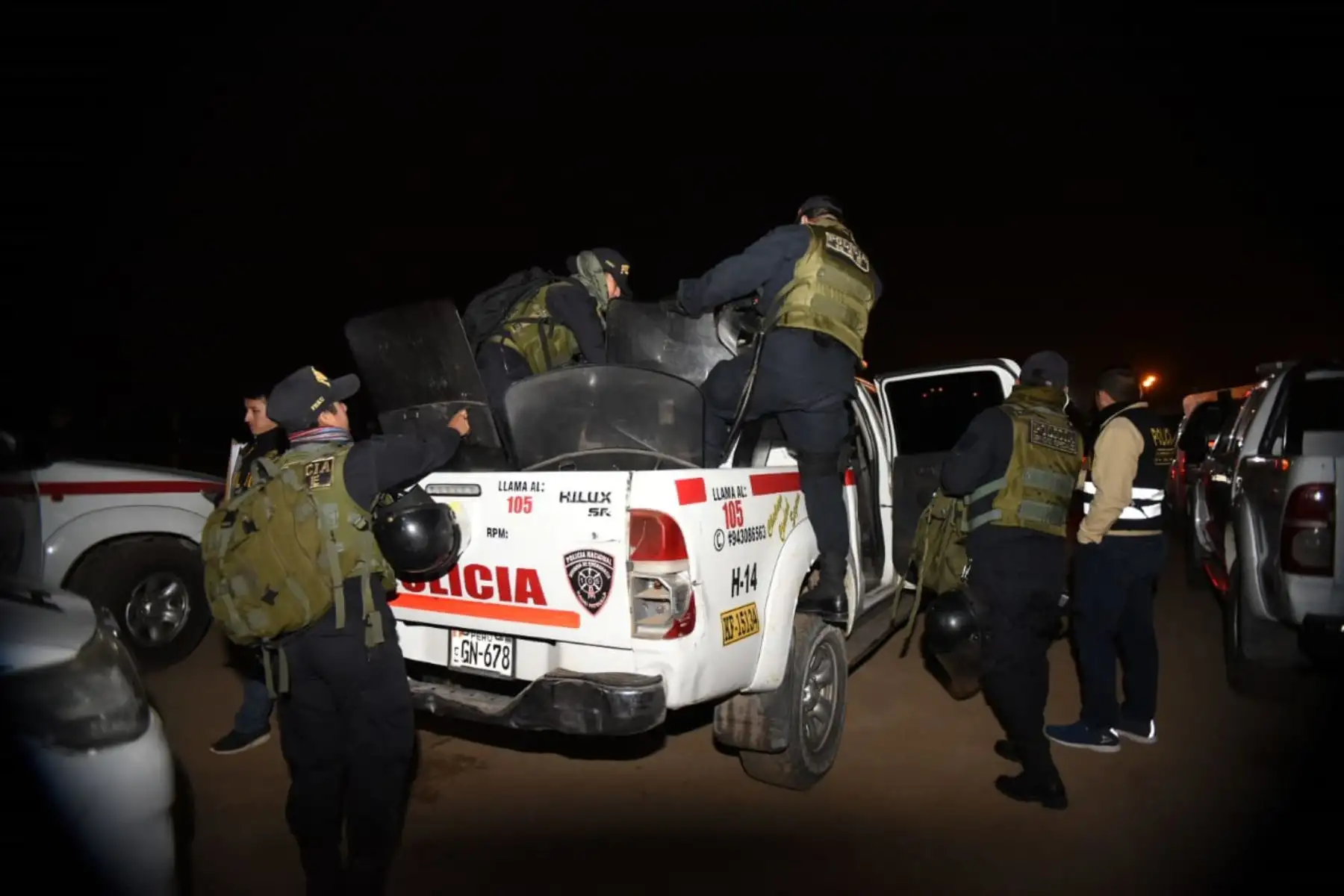 La Policía Nacional del Perú (PNP) y el Ministerio Público realizaron esta madrugada un megaoperativo en el cual fueron capturados 24 integrantes de Los Marcas de Chocano dedicados al marcaje, reglaje y robo agravado de clientes de entidades bancarias en la región de Lambayeque. Foto: ANDINA/Mininter