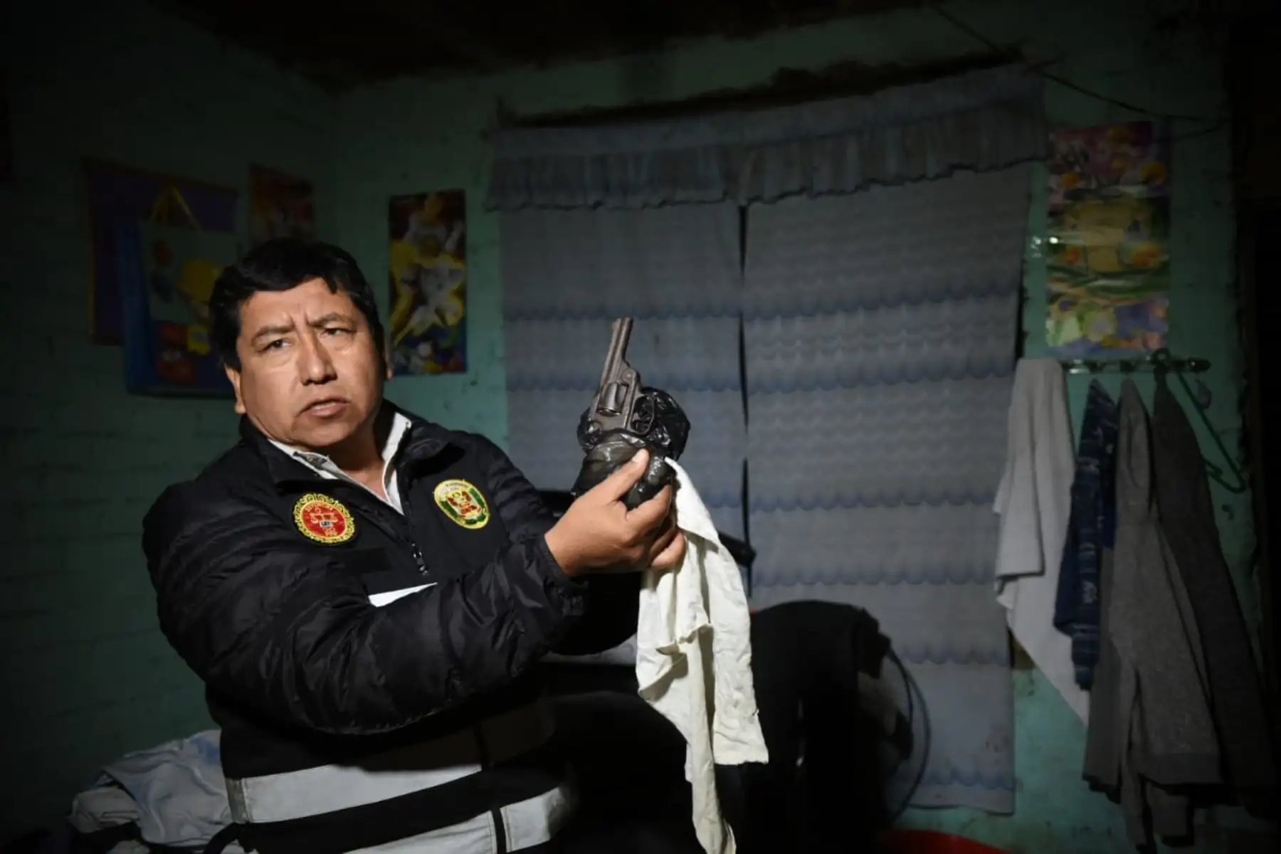 La Policía Nacional del Perú (PNP) y el Ministerio Público realizaron esta madrugada un megaoperativo en el cual fueron capturados 24 integrantes de Los Marcas de Chocano dedicados al marcaje, reglaje y robo agravado de clientes de entidades bancarias en la región de Lambayeque. Foto: ANDINA/Mininter