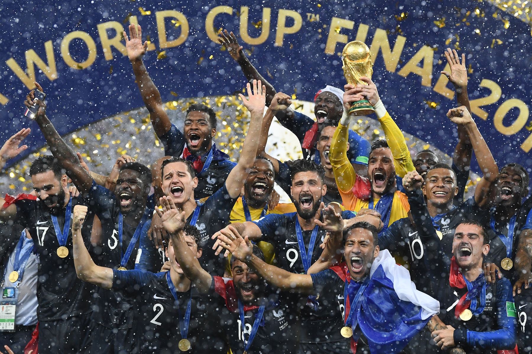Francia celebran su trofeo de la Copa del Mundo durante la ceremonia, del partido de fútbol final de la Copa Mundial Rusia 2018.Foto:AFP