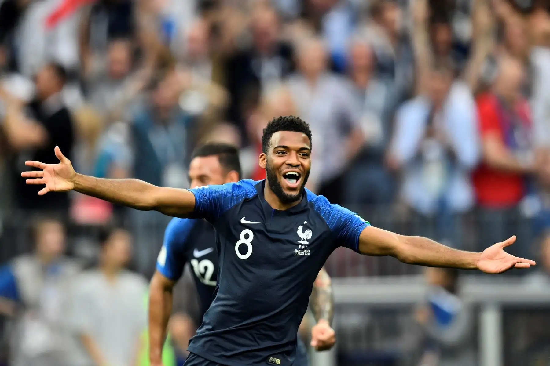 El alero de Thomas Thomas, Thomas Lemar, celebra al final del partido de fútbol final de la Copa Mundial Rusia 2018 .Foto:AFP