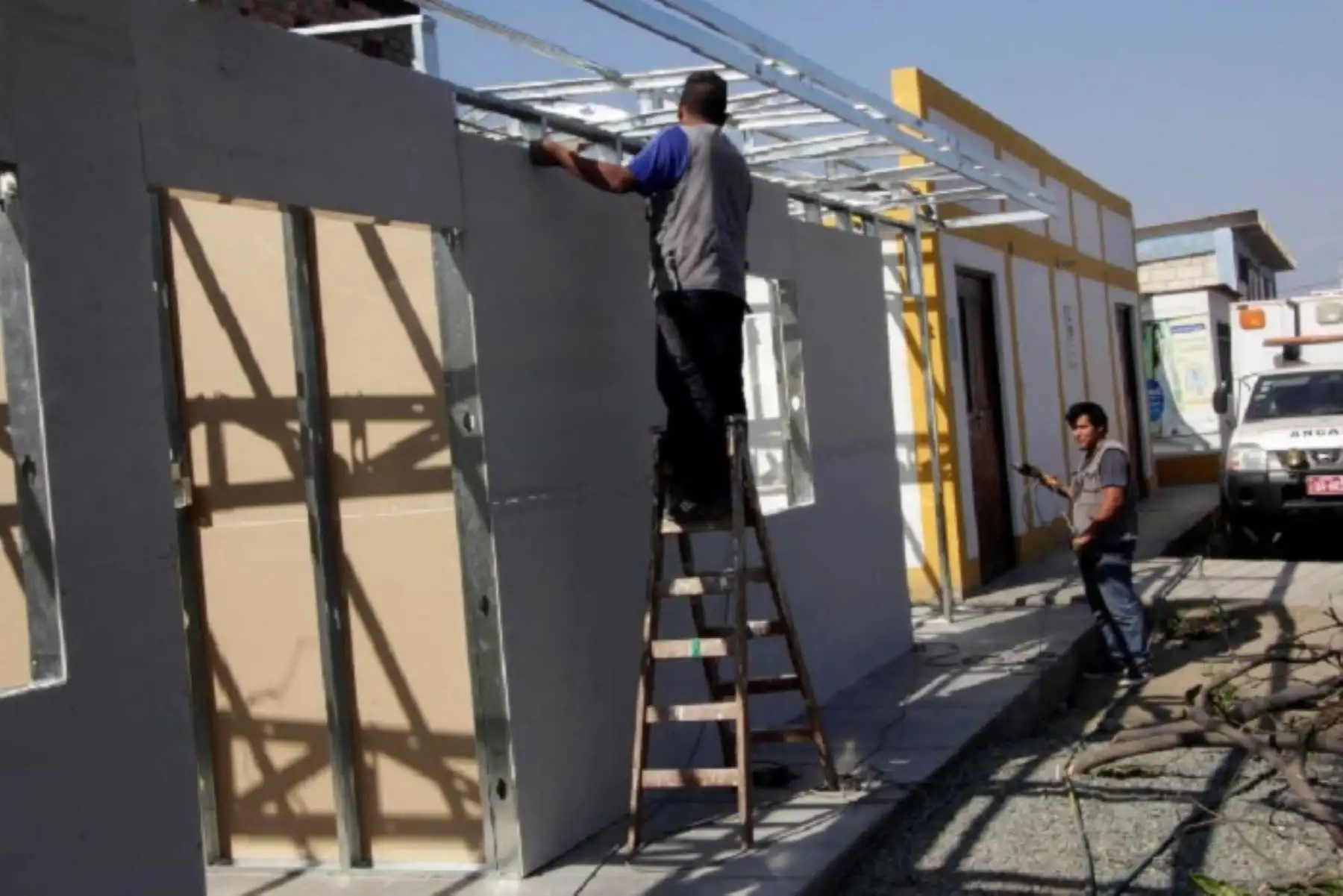 En los 120 días de gestión del actual gobierno, se han transferido más de mil millones de soles para la ejecución de 125 proyectos de inversión en infraestructura y equipamiento de los establecimientos de salud en todo el territorio nacional, subrayó el presidente de la República, Martín Vizcarra. ANDINA/Difusión